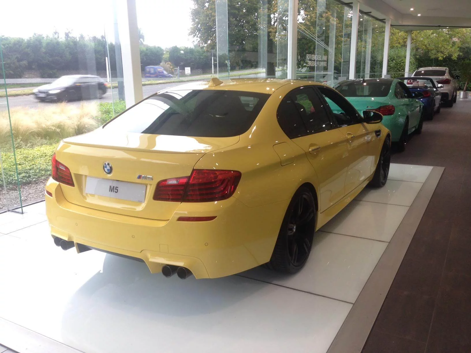 Dakar Yellow II BMW M5