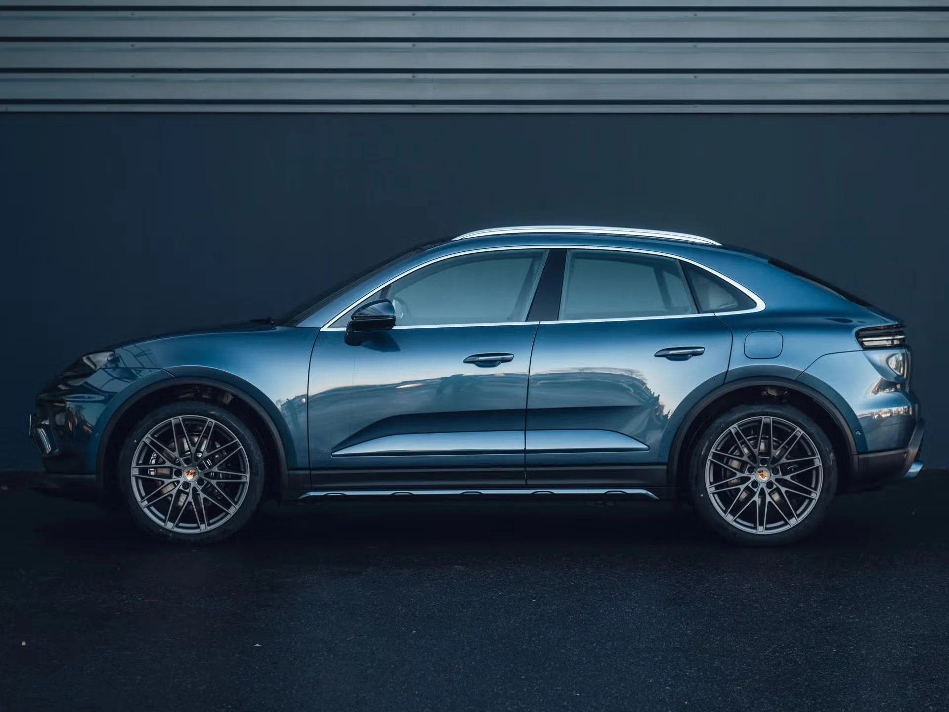 Yachting Blue Metallic Porsche Macan Electric