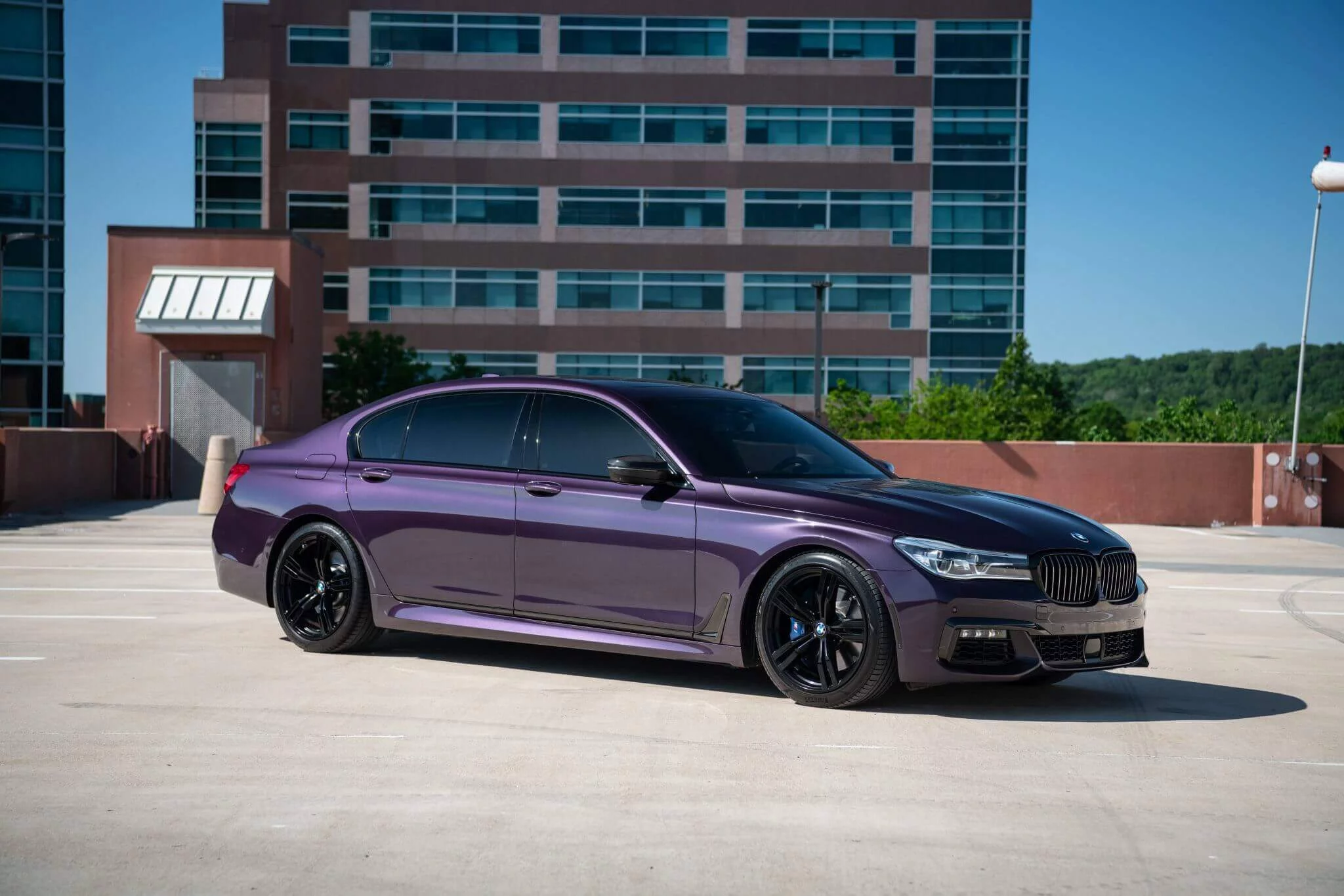 Daytona Violet BMW 7 Series