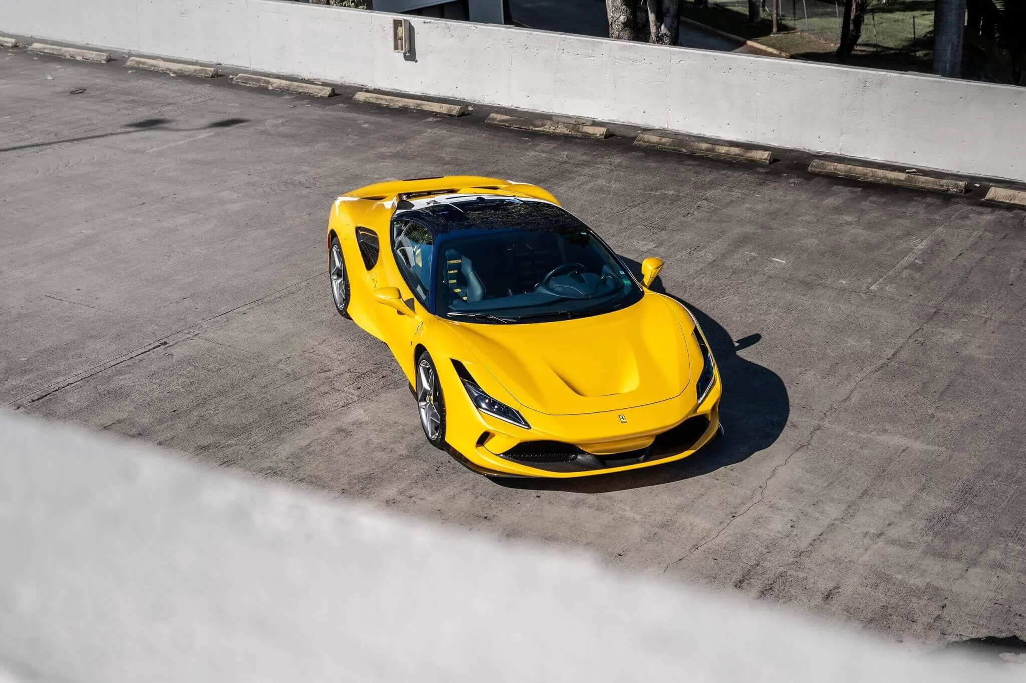 Giallo Triplo Strato Ferrari F8