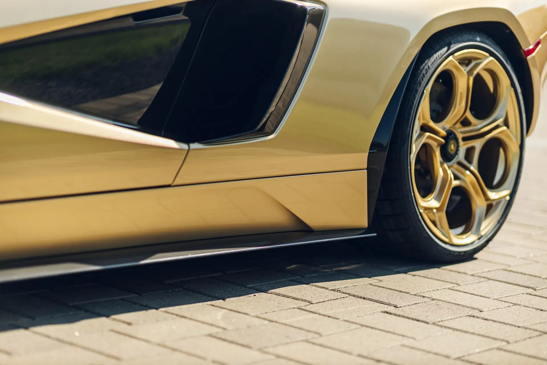 Oro Elios Lamborghini Countach LPI 800-4