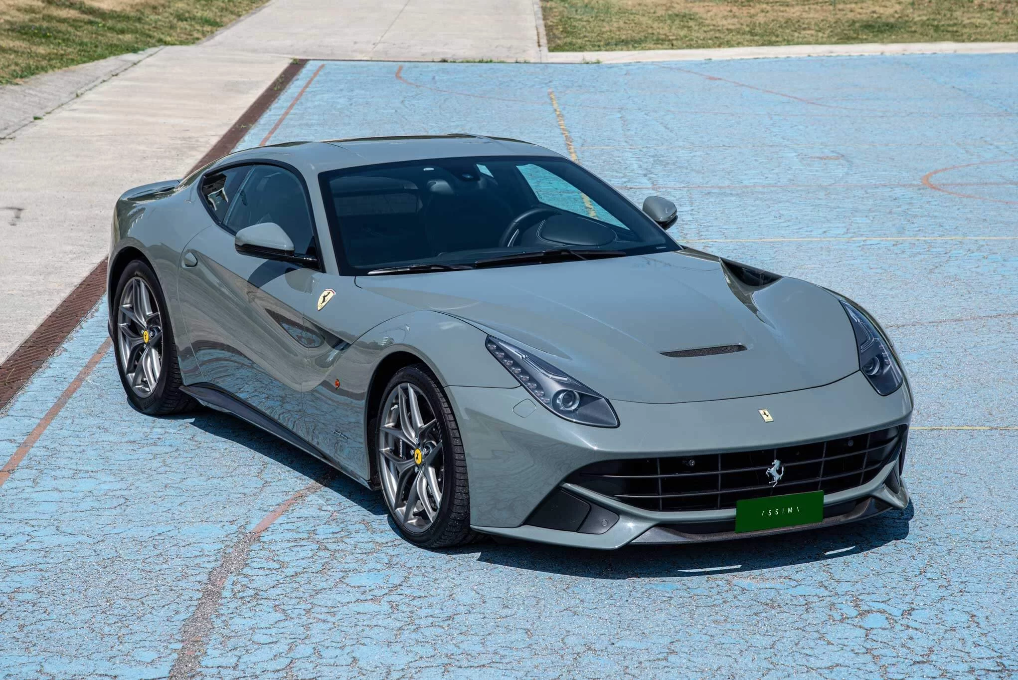 Grigio Medio Ferrari F12