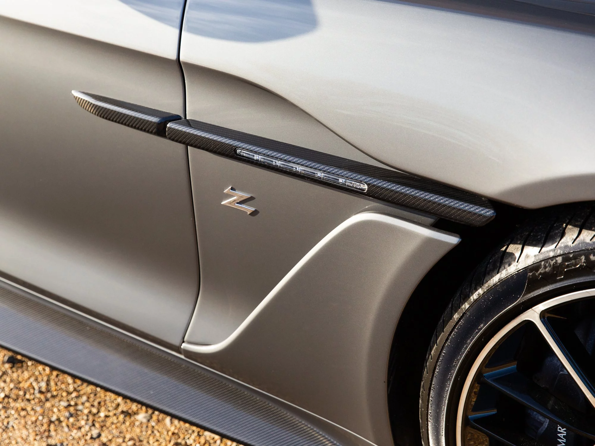 Hammerhead Silver Aston Martin Vanquish