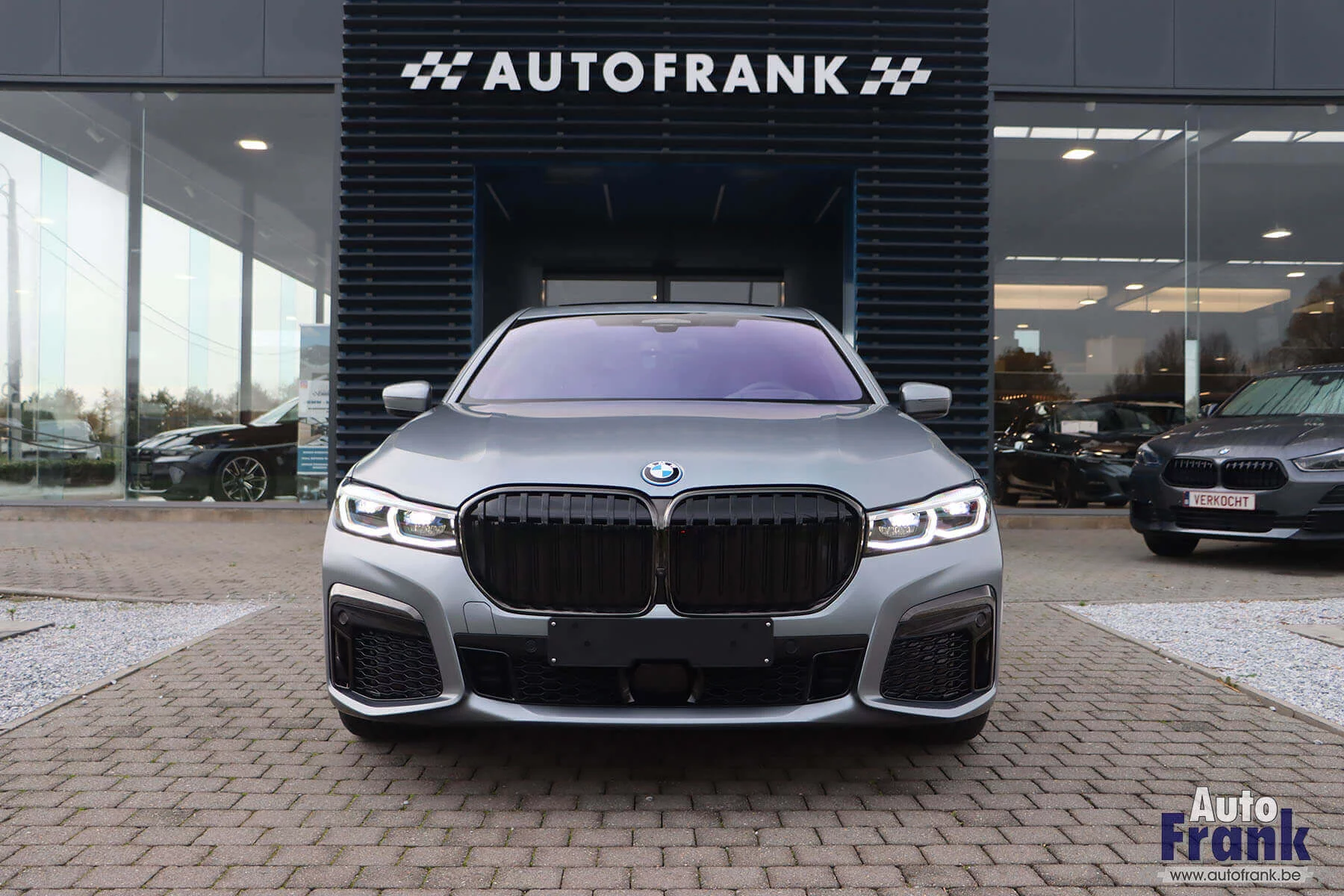 Frozen Bluestone BMW 7 Series