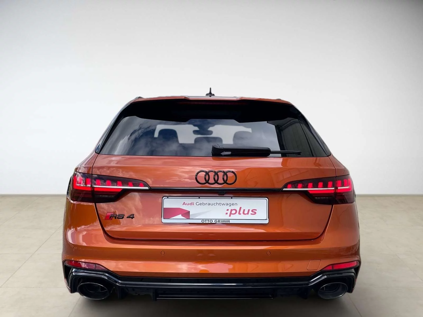 Orange Flame Audi RS4 Avant