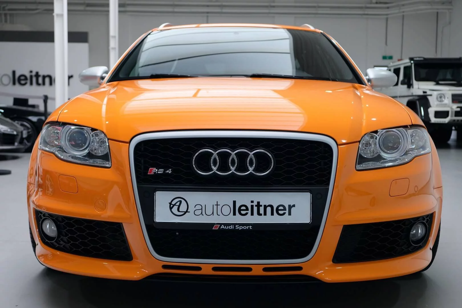 Glut Orange Audi RS4