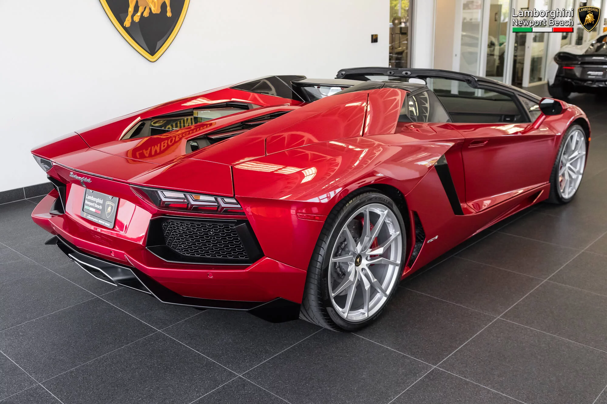 Rosso Efesto Lamborghini Aventador