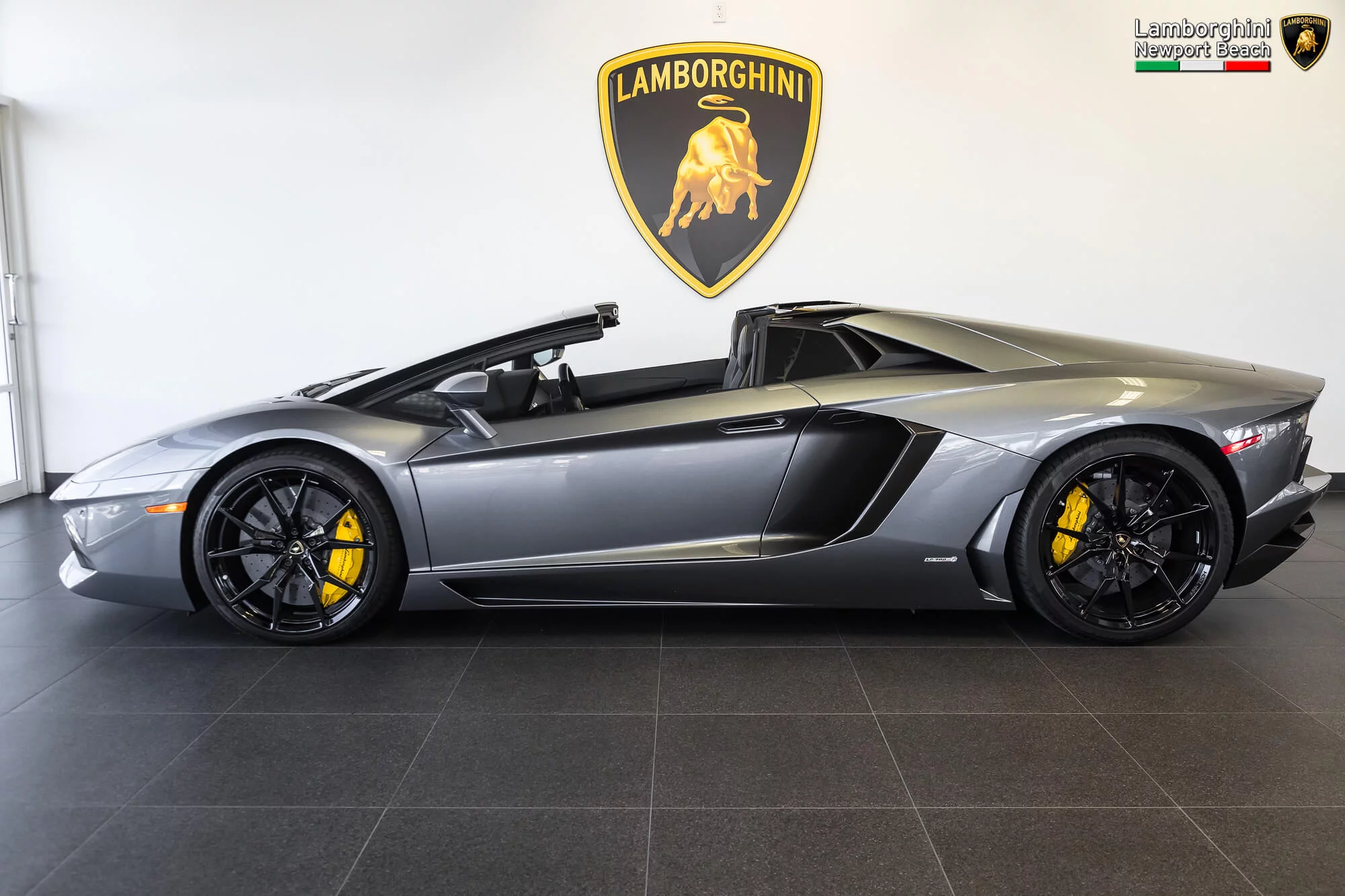 Grigio Estoque Lamborghini Aventador