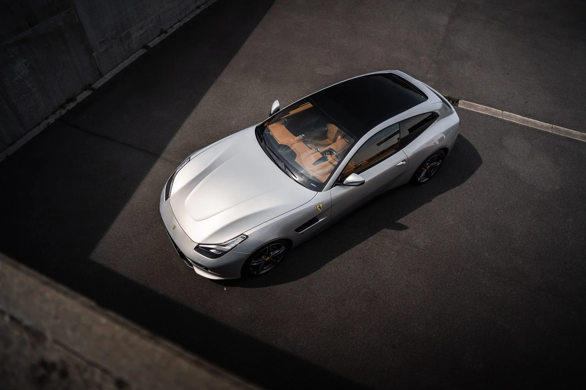 Grigio Abu Dhabi Ferrari GTC4Lusso