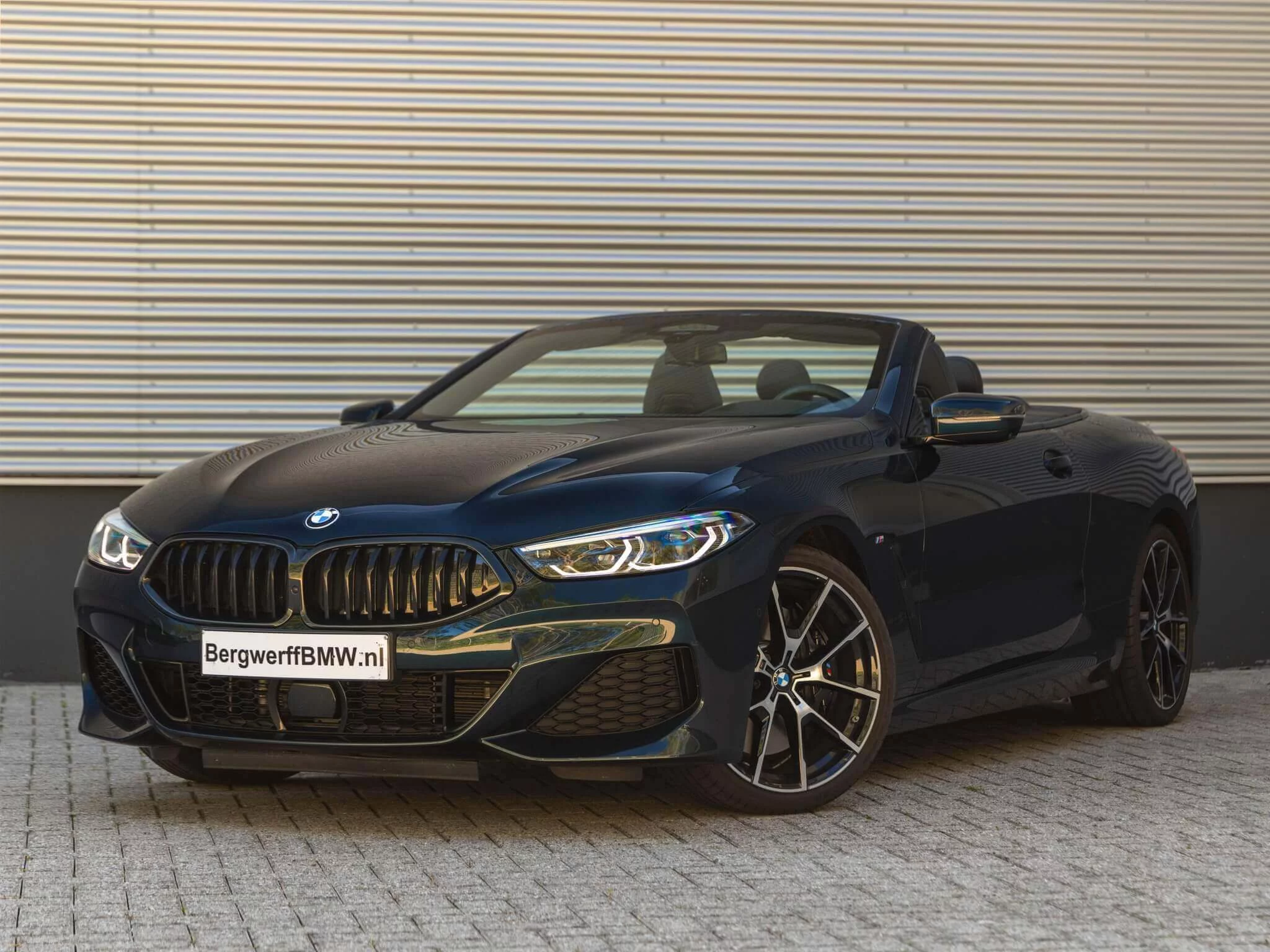 Malachite Green Dark BMW 8 Series
