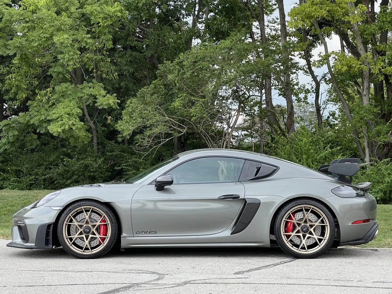 Granite Green Metallic Porsche 718 Cayman GT4 RS