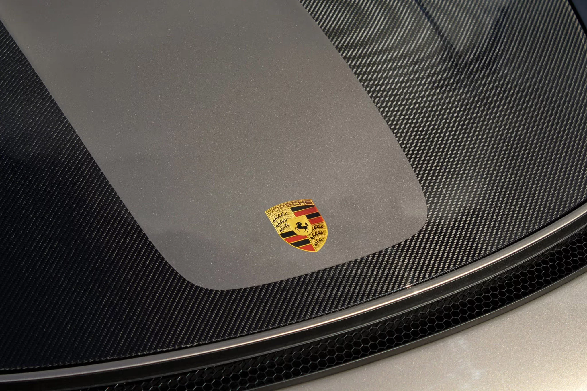 Palladium Metallic Porsche 718 Spyder RS