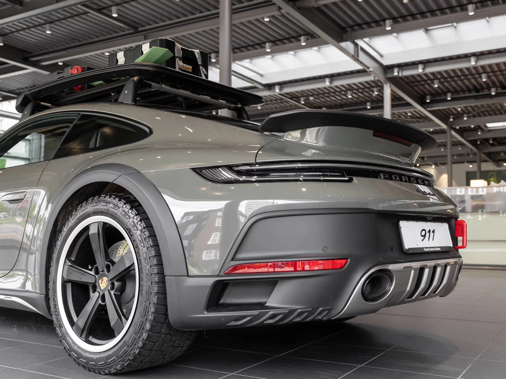 Alex Grey Porsche 911 Dakar