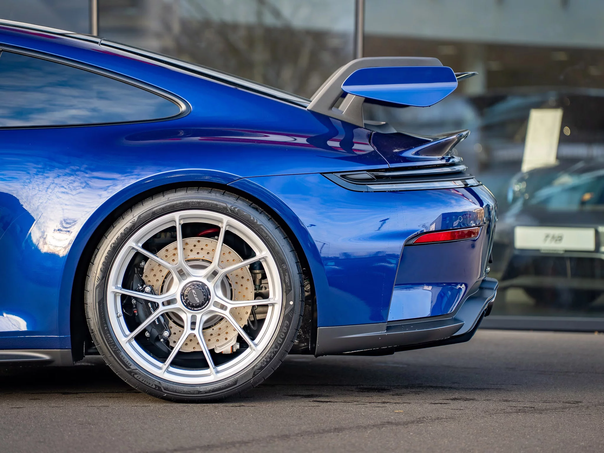 Gentian Blue Metallic Porsche 911 GT3