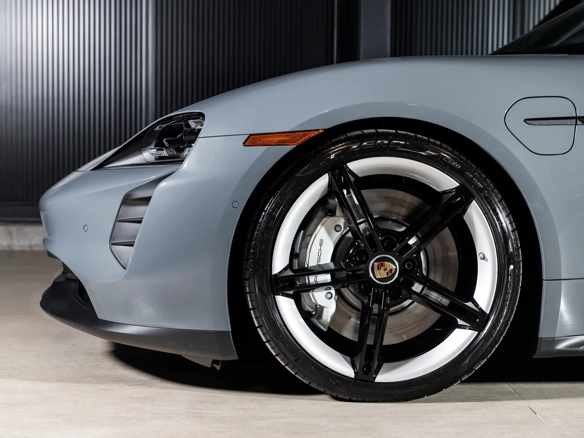 Grigio Telesto Porsche Taycan