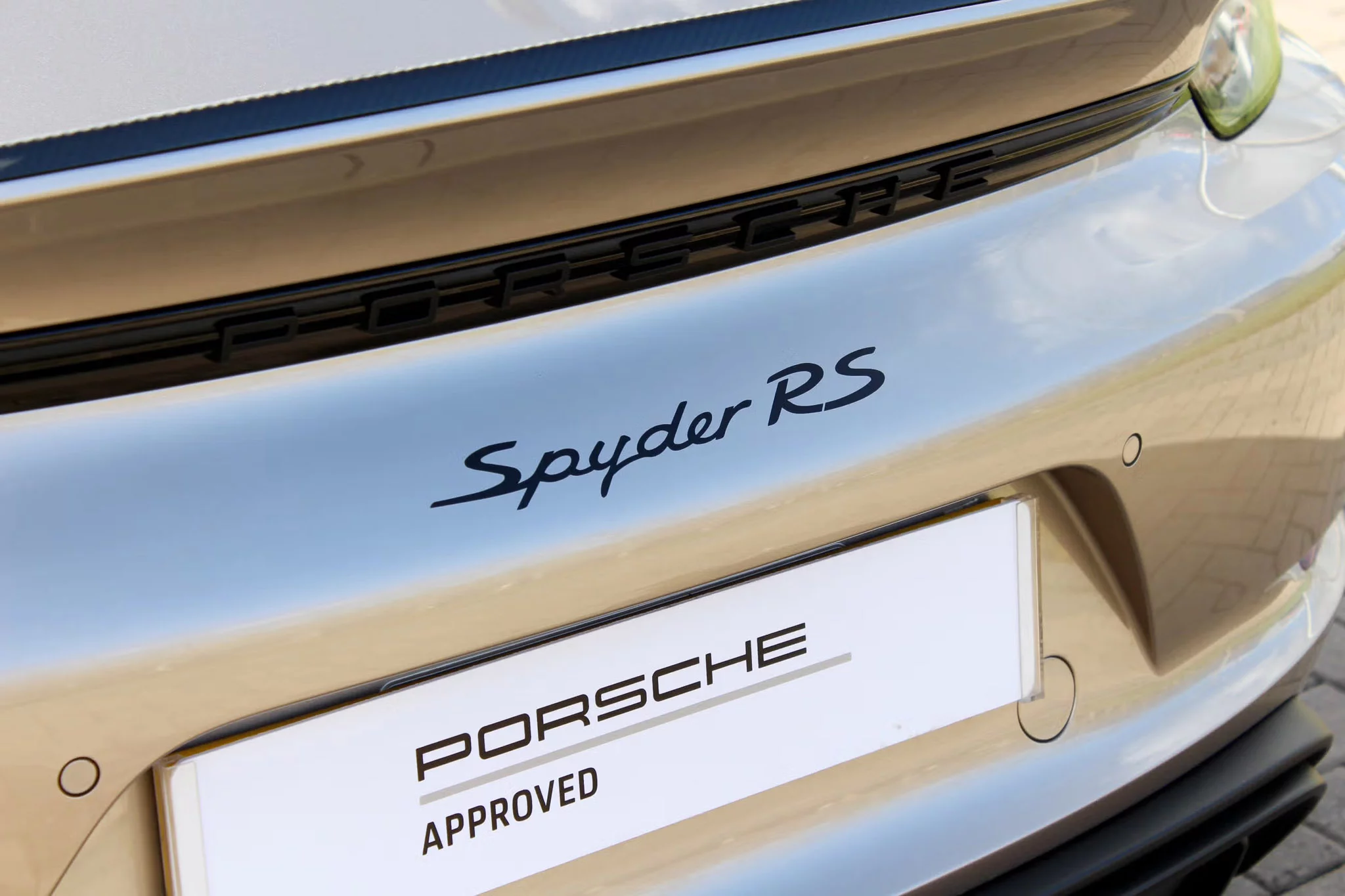 Palladium Metallic Porsche 718 Spyder RS