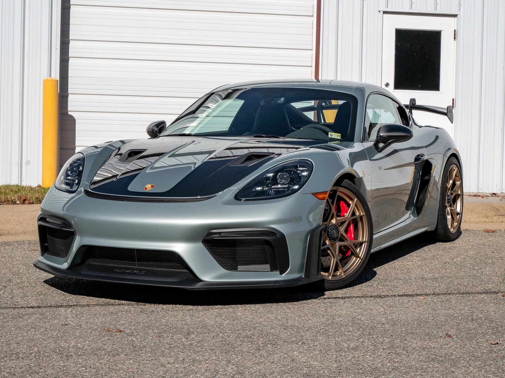 Fish Silver Grey Metallic Porsche 718 Cayman GT4 RS