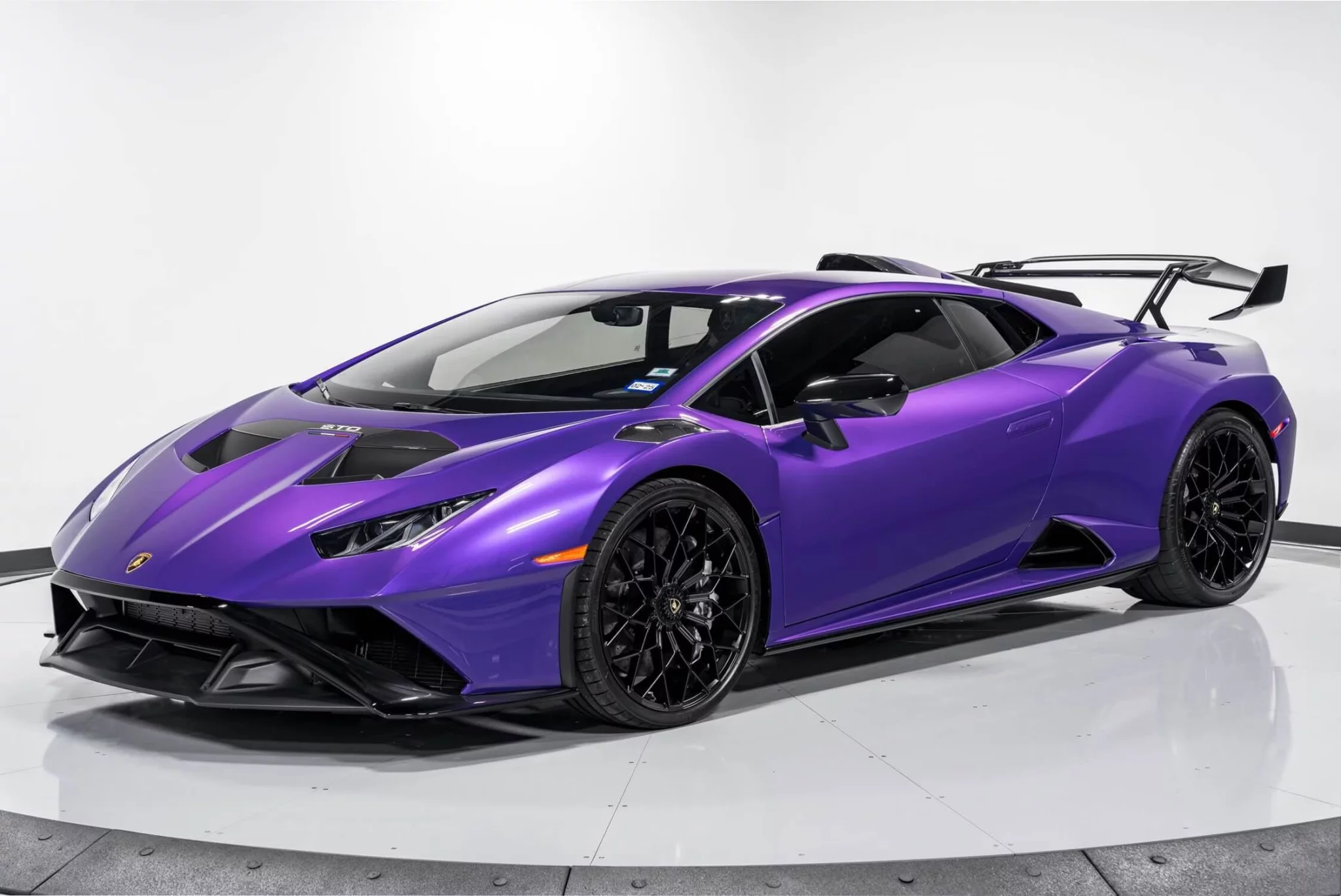 Viola Pasifae Lamborghini Huracán