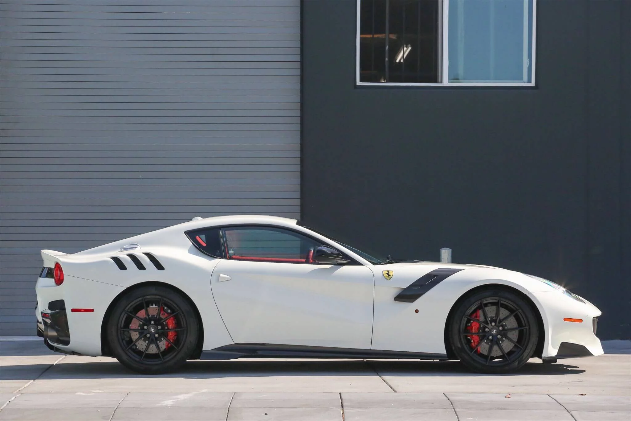 Bianco Avus Ferrari F12