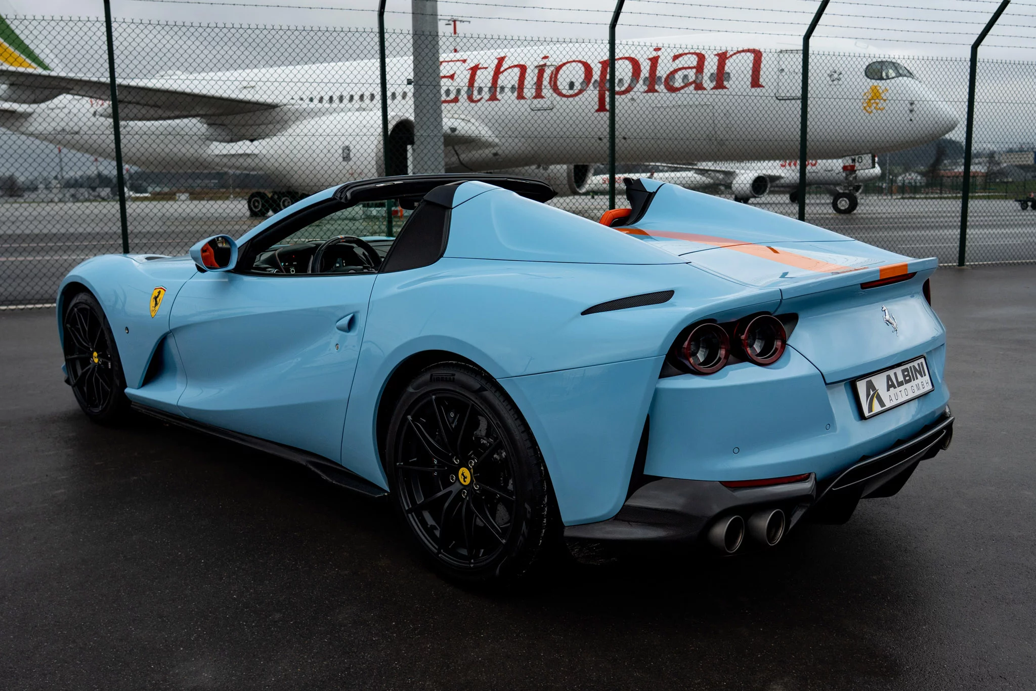 Azzurro La Plata Ferrari 812