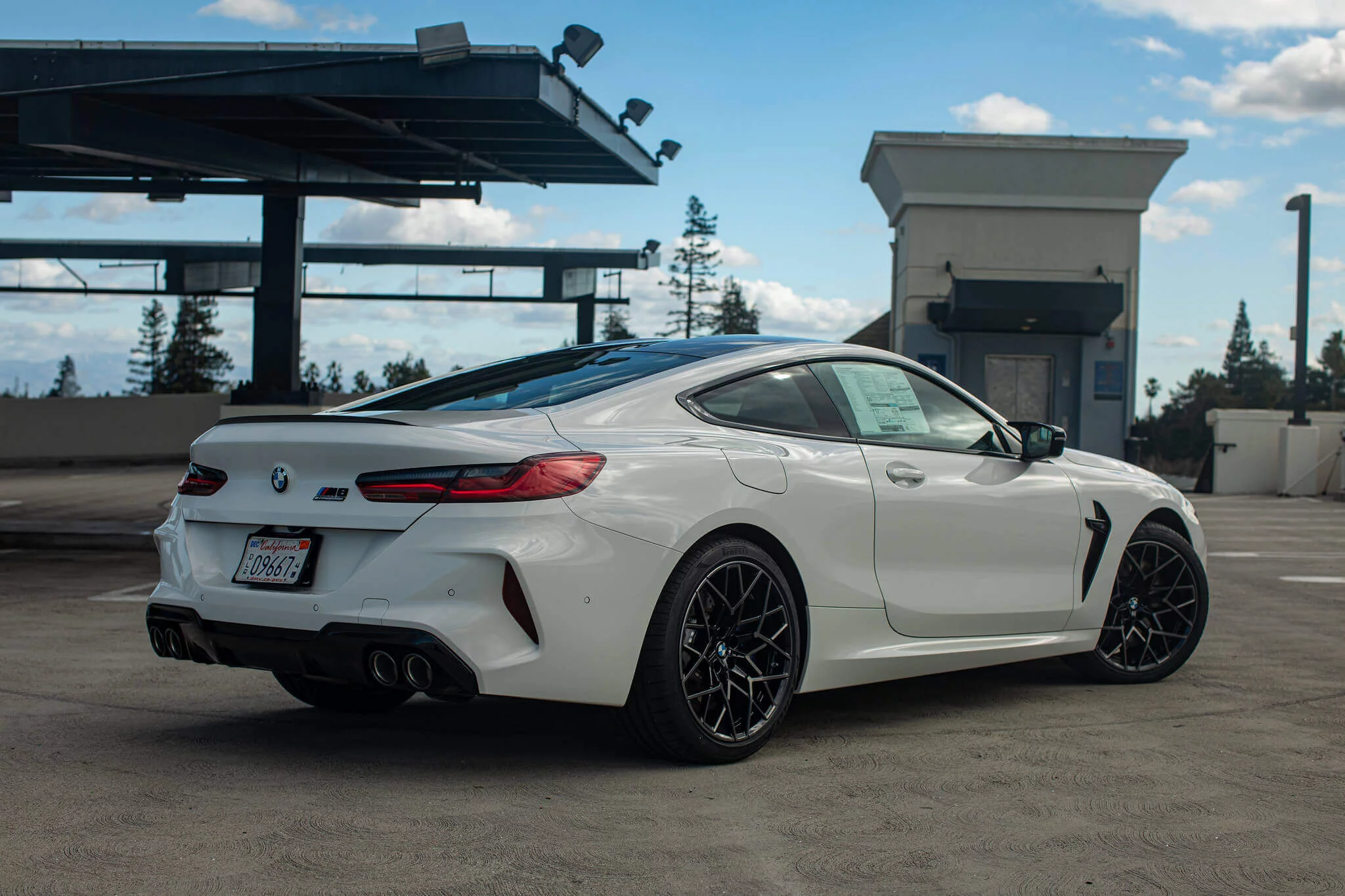 Alpine White III BMW M8