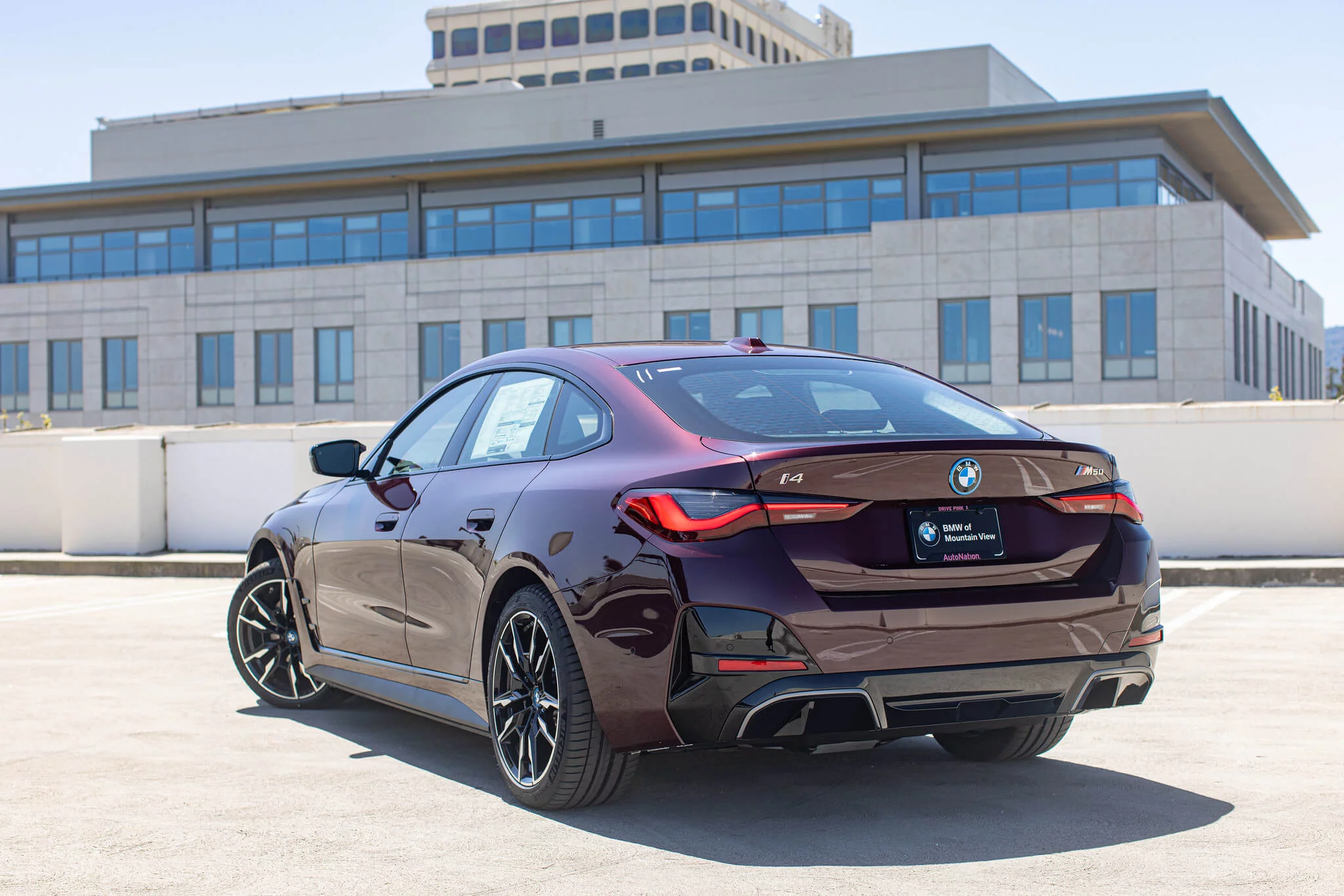 Barbera Red BMW i4