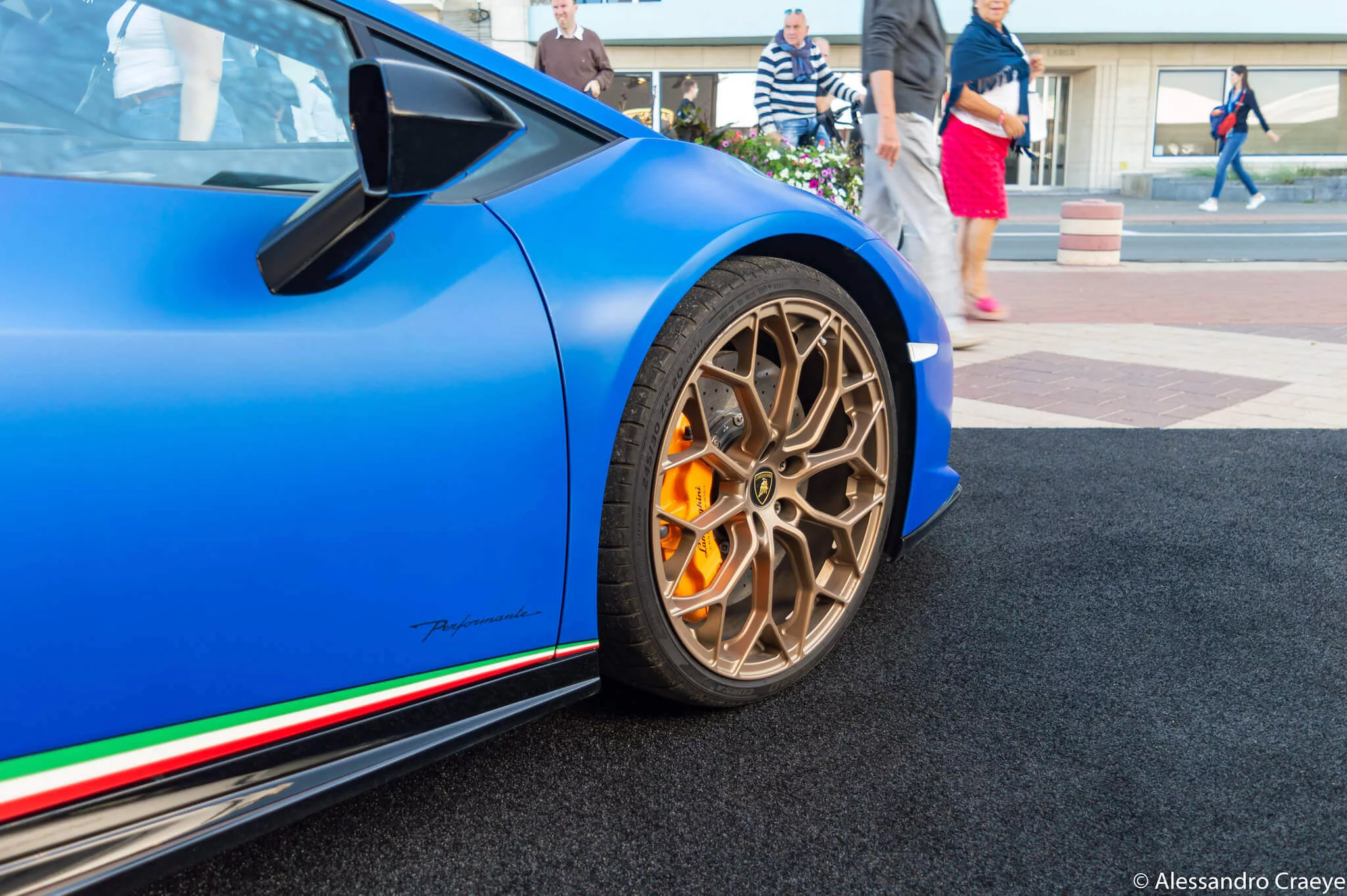Blu Aegeus Lamborghini Huracán
