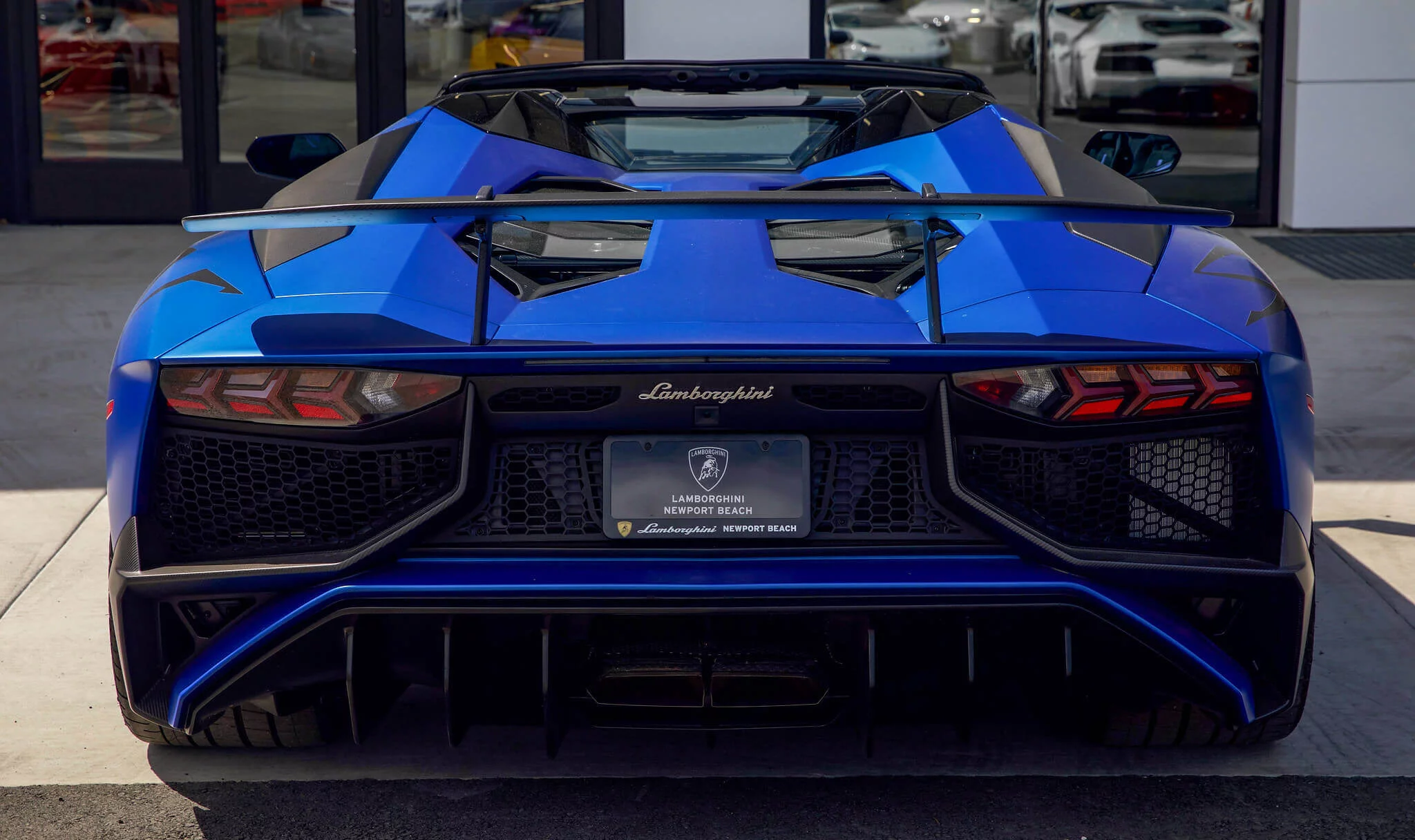 Blu Aegeus Lamborghini Aventador