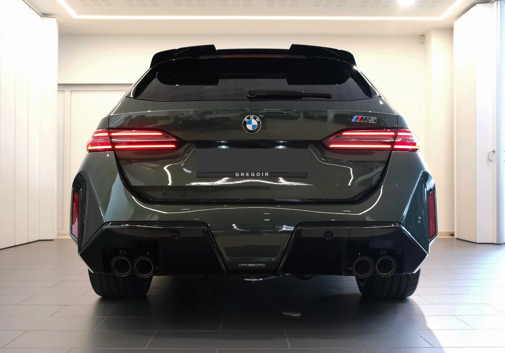 Malachite Green II BMW M5