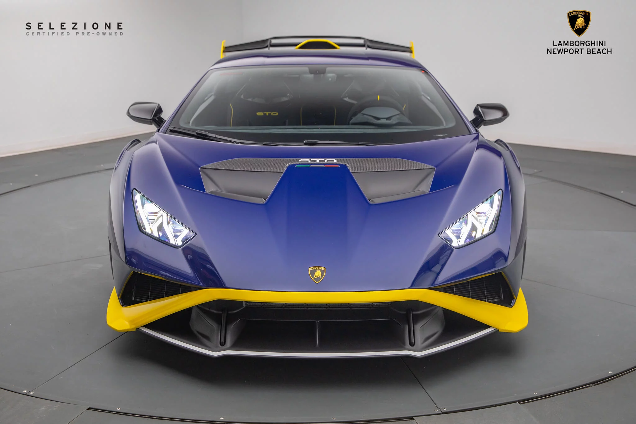 Blu Astraeus Lamborghini Huracán