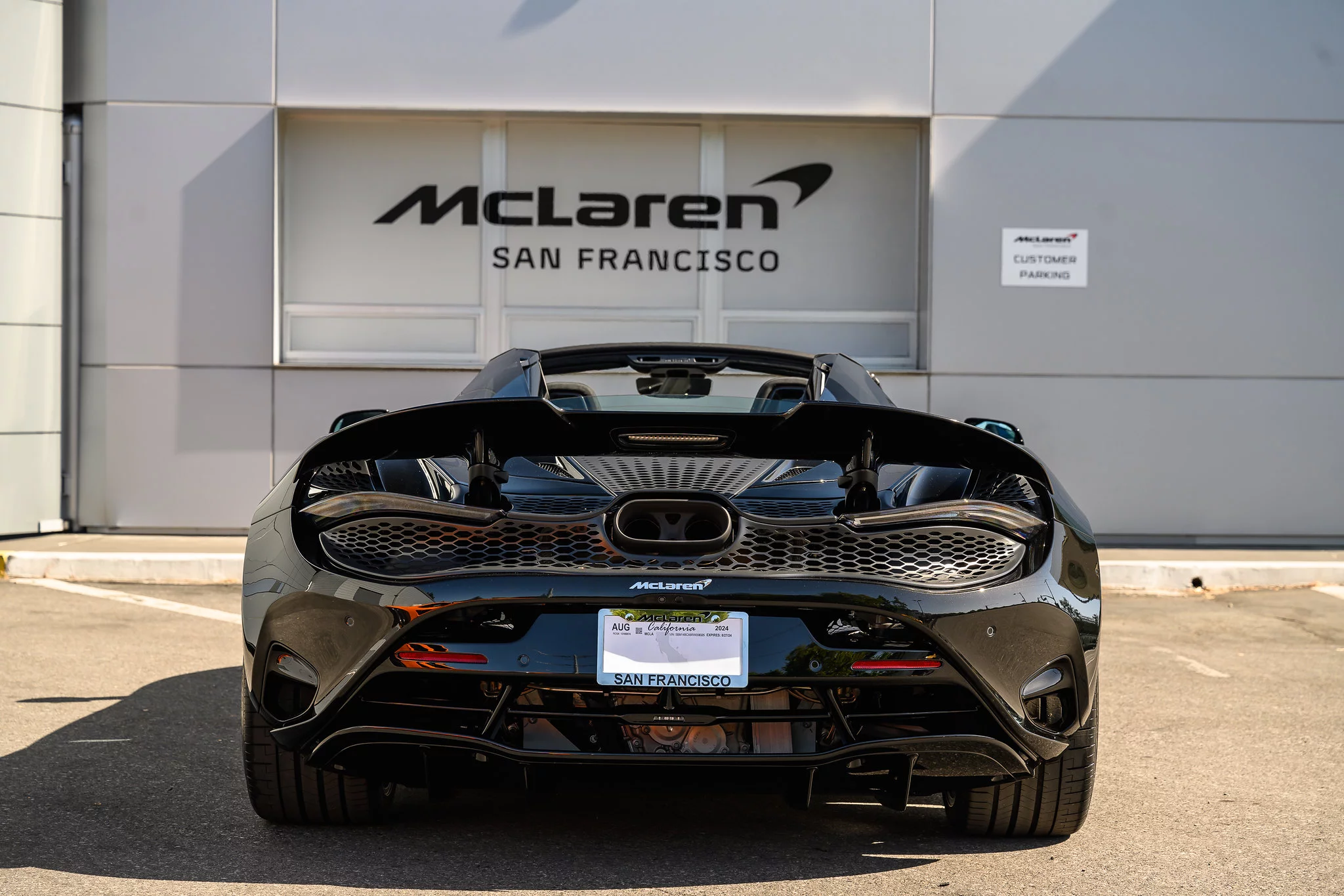 Onyx Black McLaren 750S