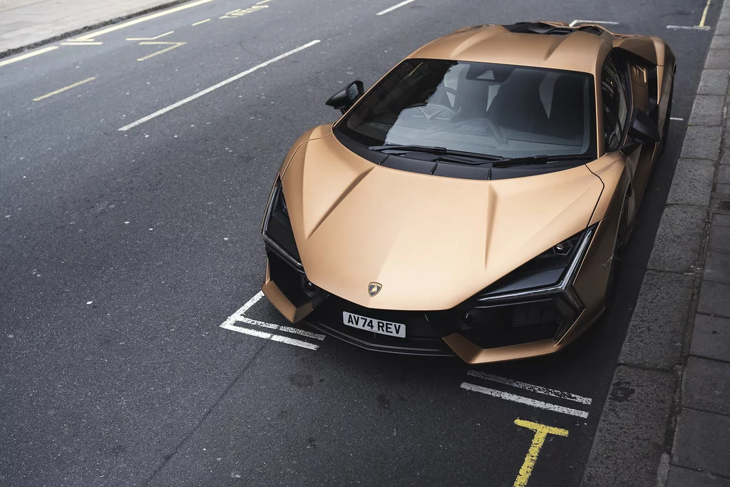 Bronzo Zenas Lamborghini Revuelto