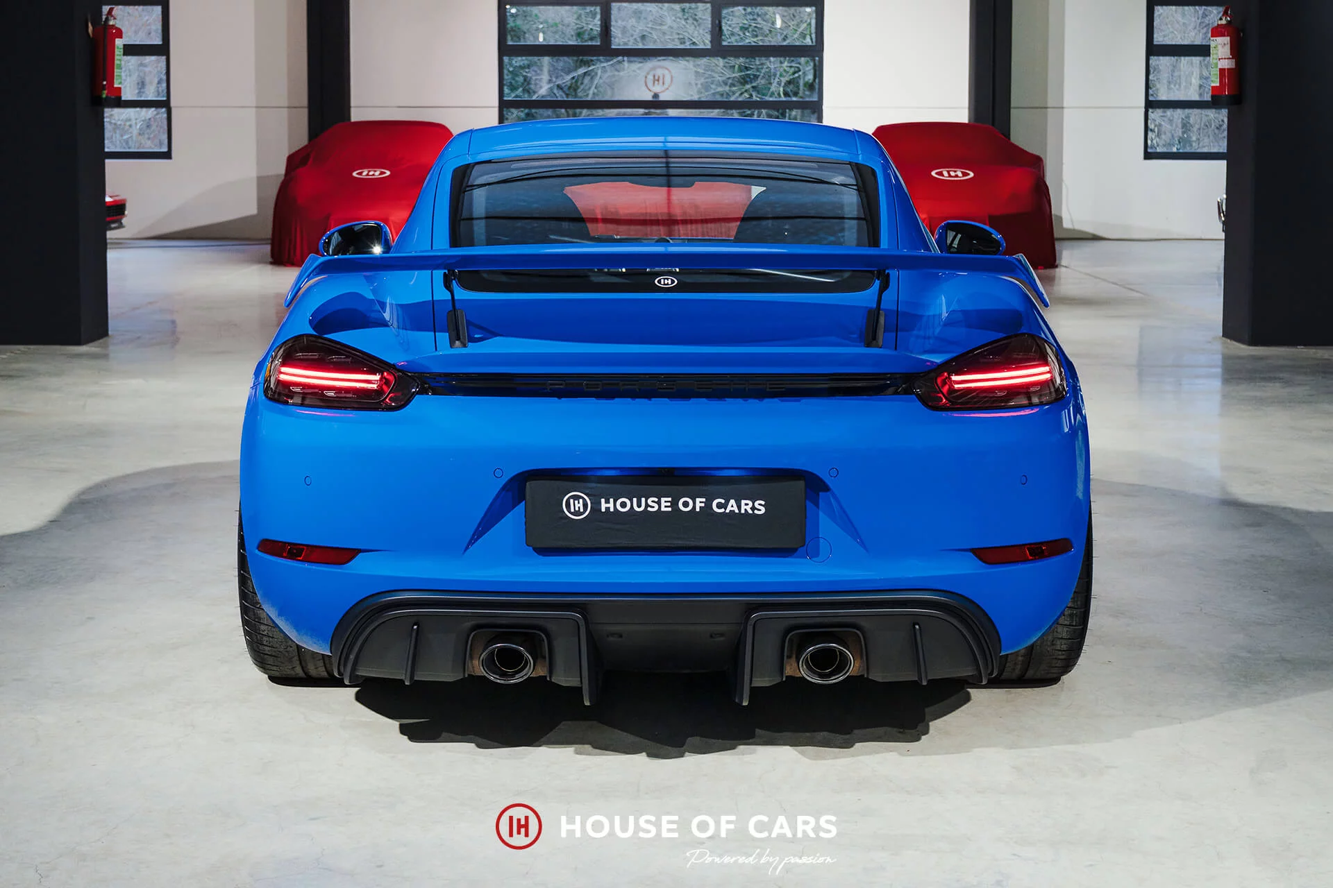 Arrow Blue Porsche 718 Cayman GT4