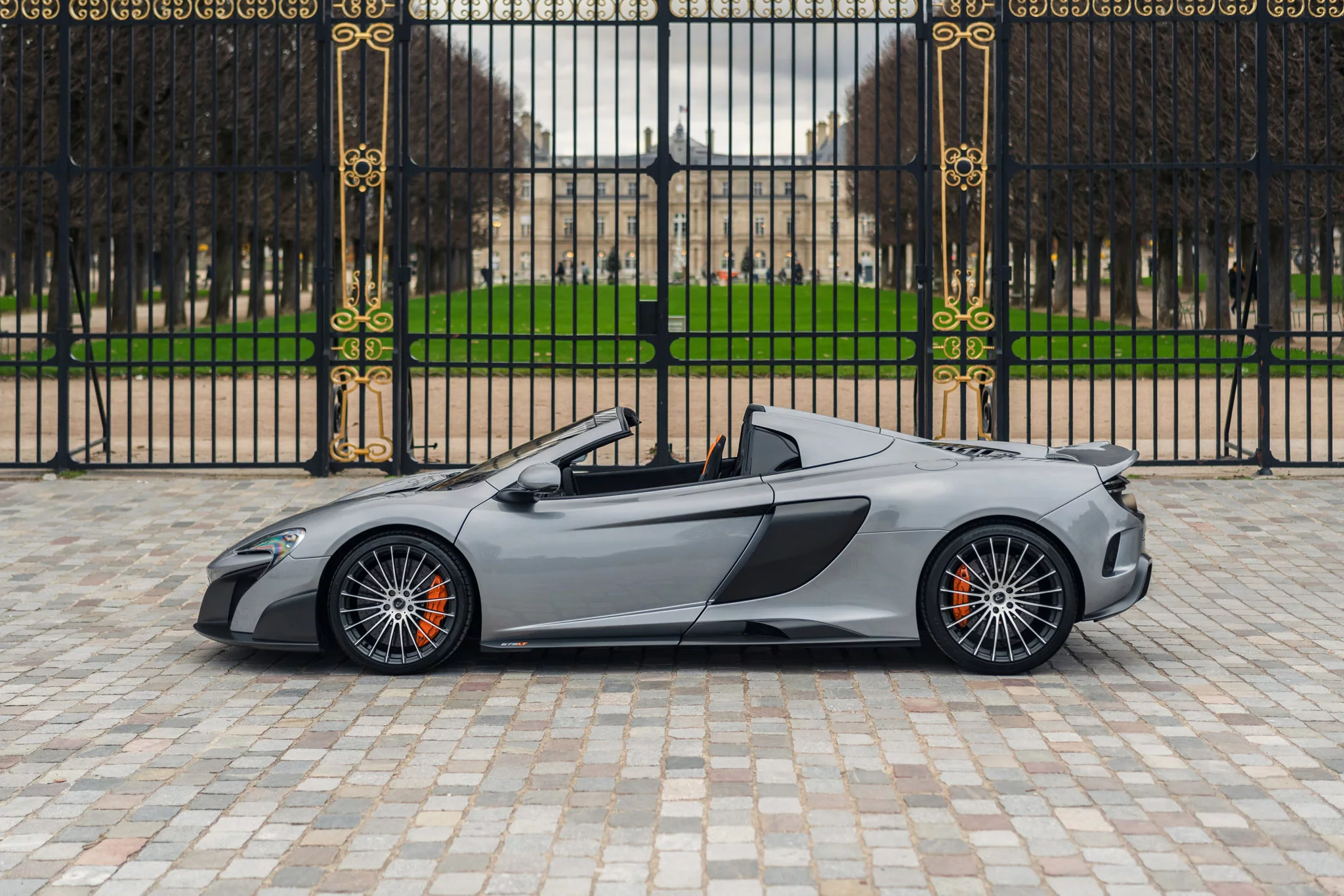 Titanium Silver McLaren 675LT