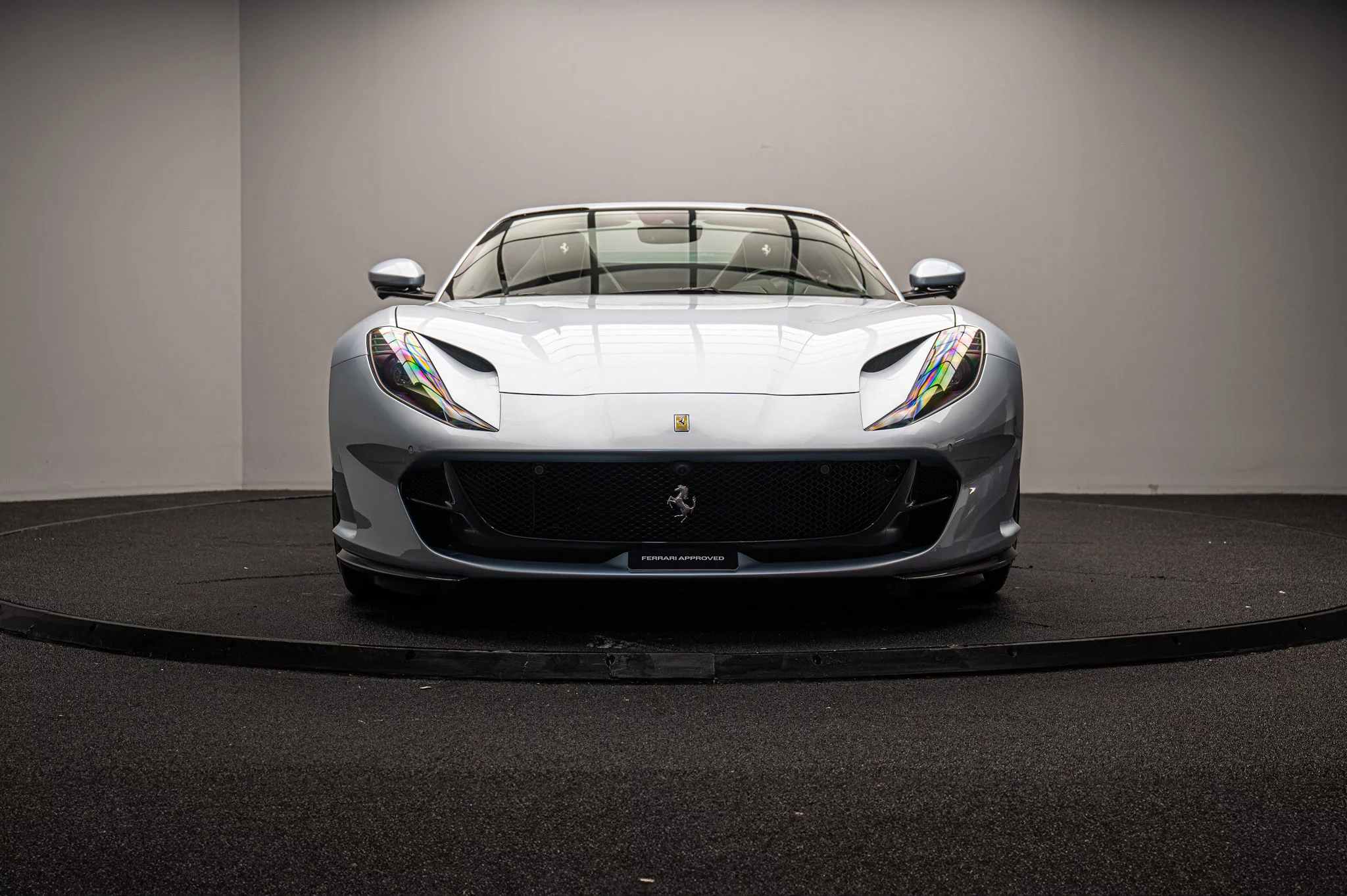 Grigio Alloy Ferrari 812