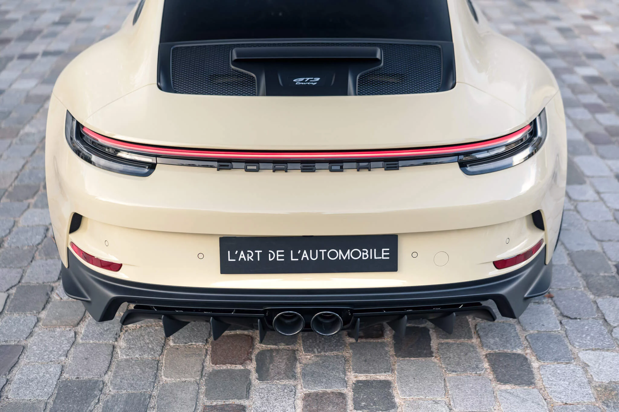 Ivory Porsche 911 GT3