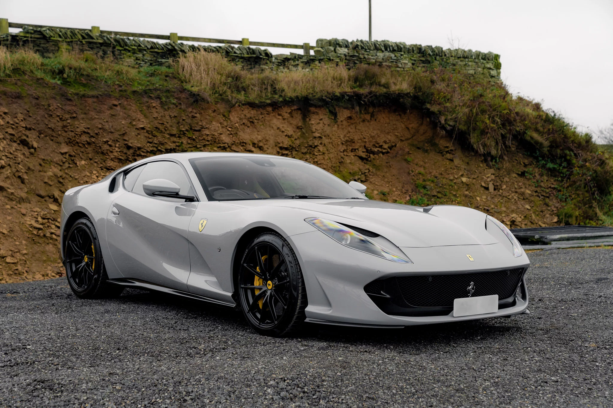 Grigio Squalo Ferrari 812