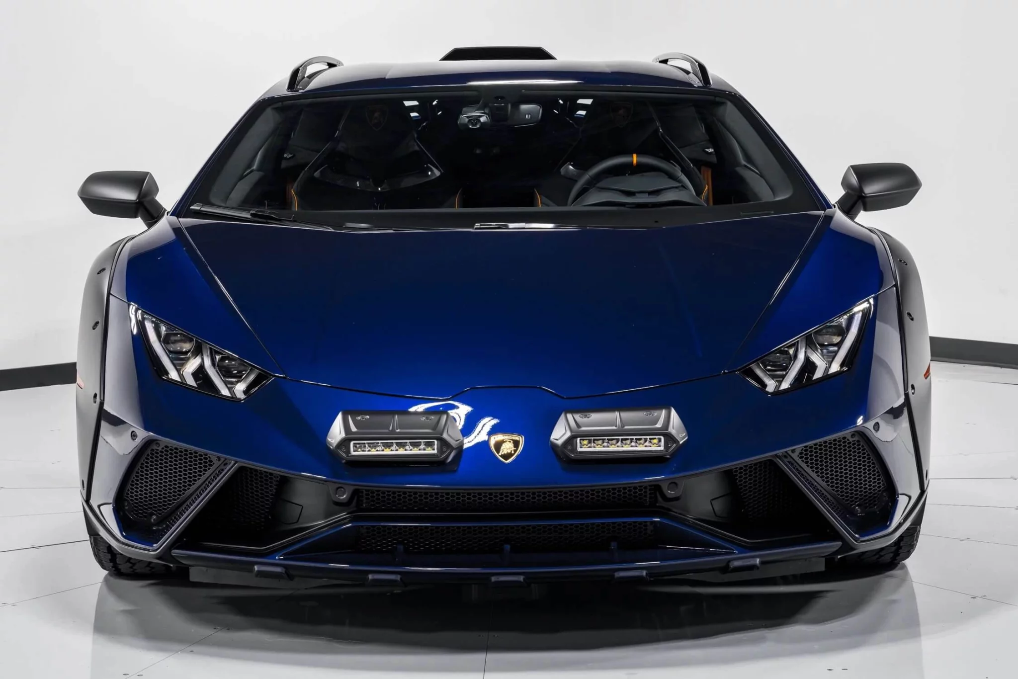 Blu Astraeus Lamborghini Huracán