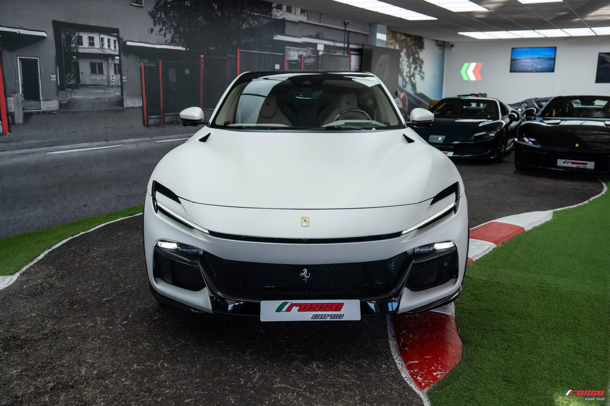 Bianco Fuji Opaco Ferrari Purosangue