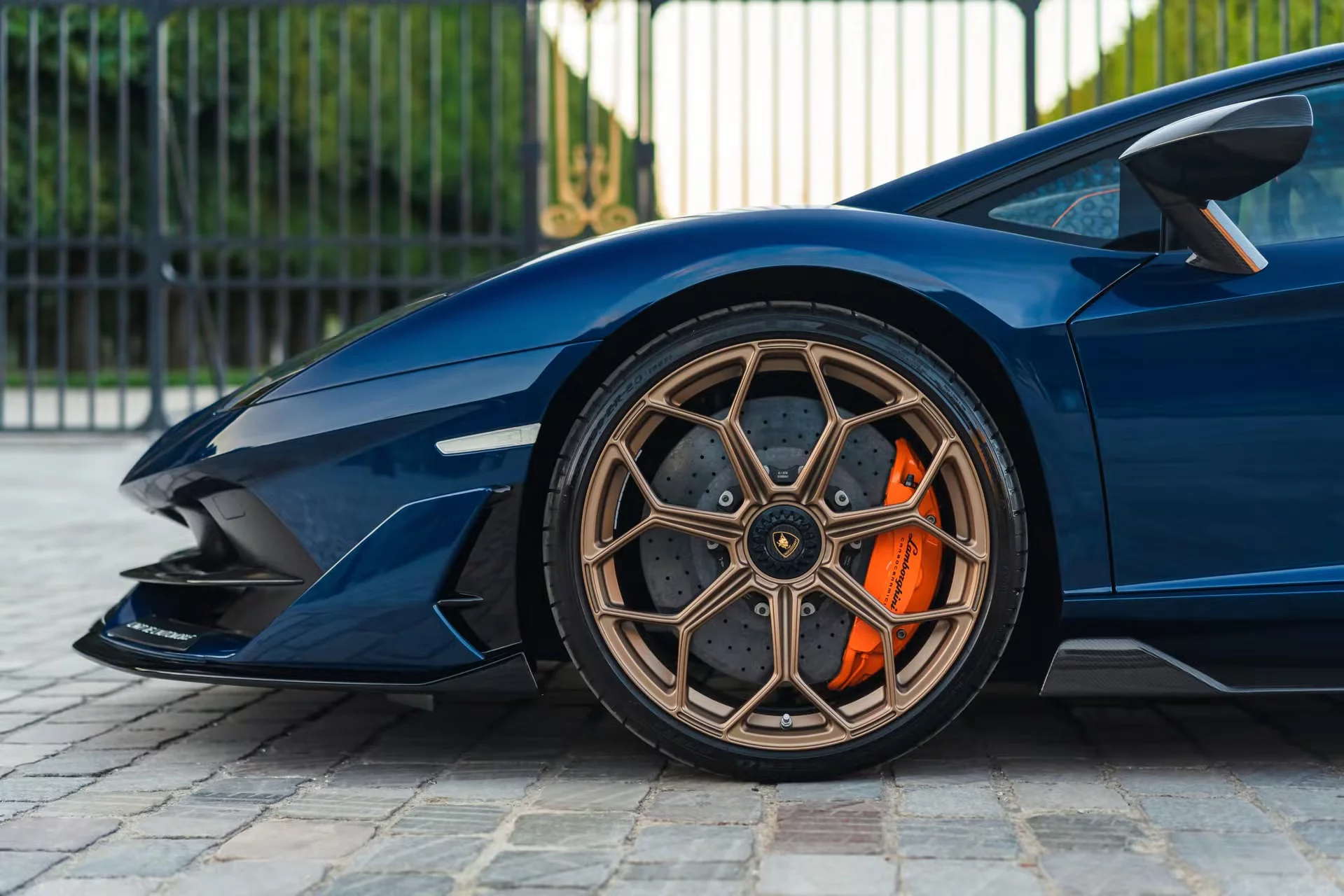 Blu Hera Lamborghini Aventador