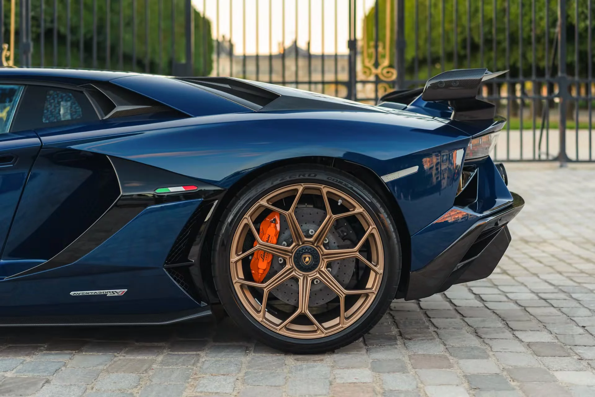Blu Hera Lamborghini Aventador