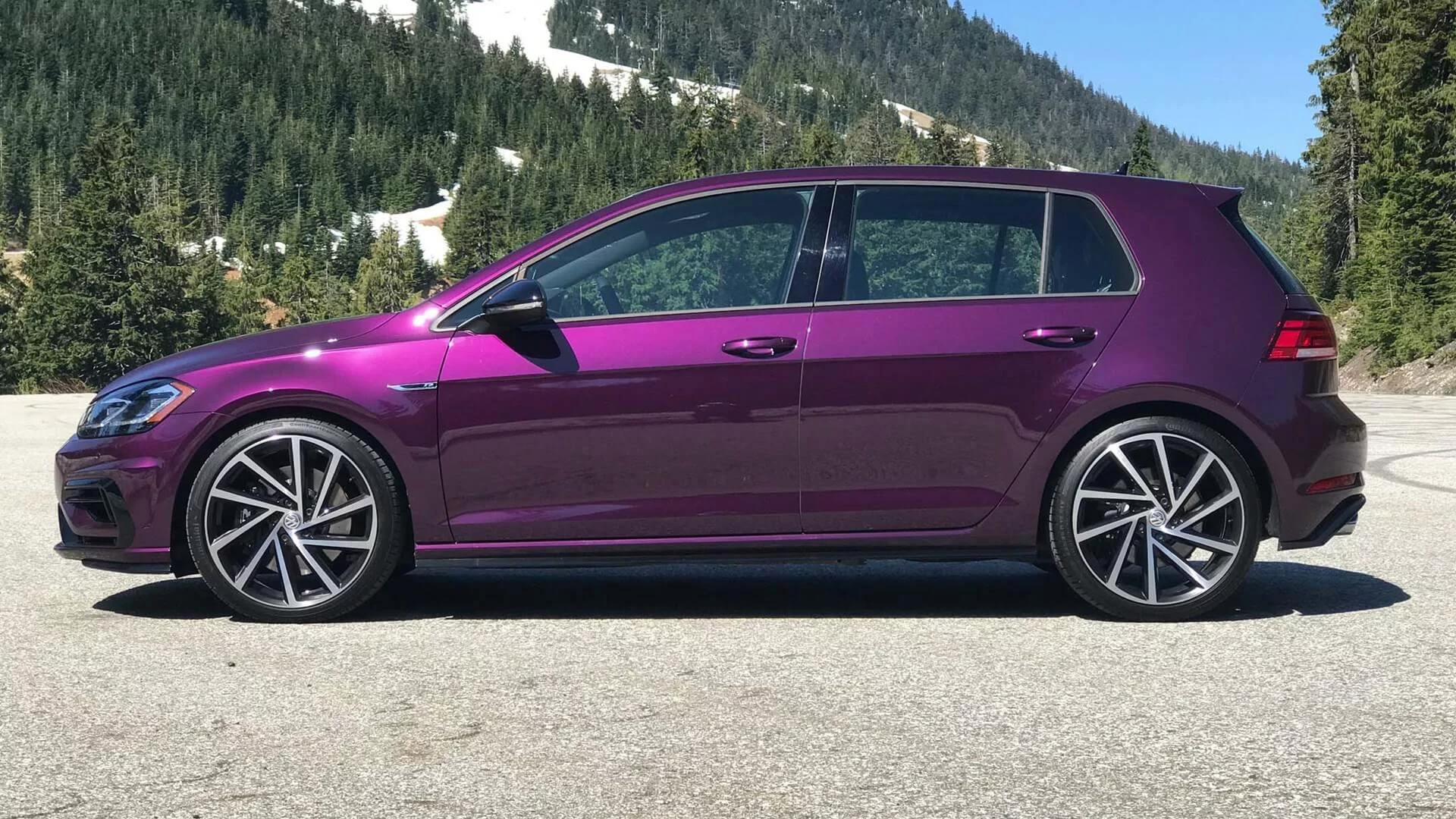 Violet Touch Pearl Volkswagen Golf