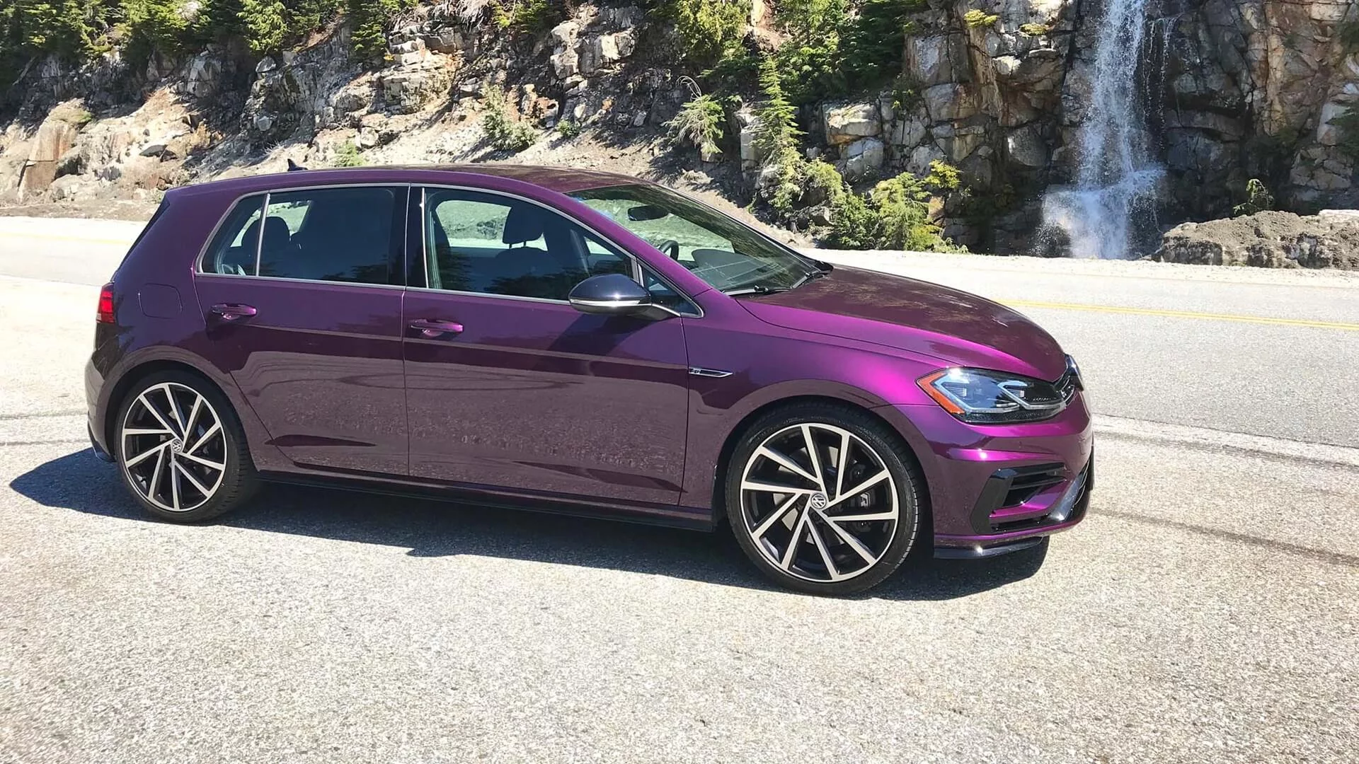 Violet Touch Pearl Volkswagen Golf