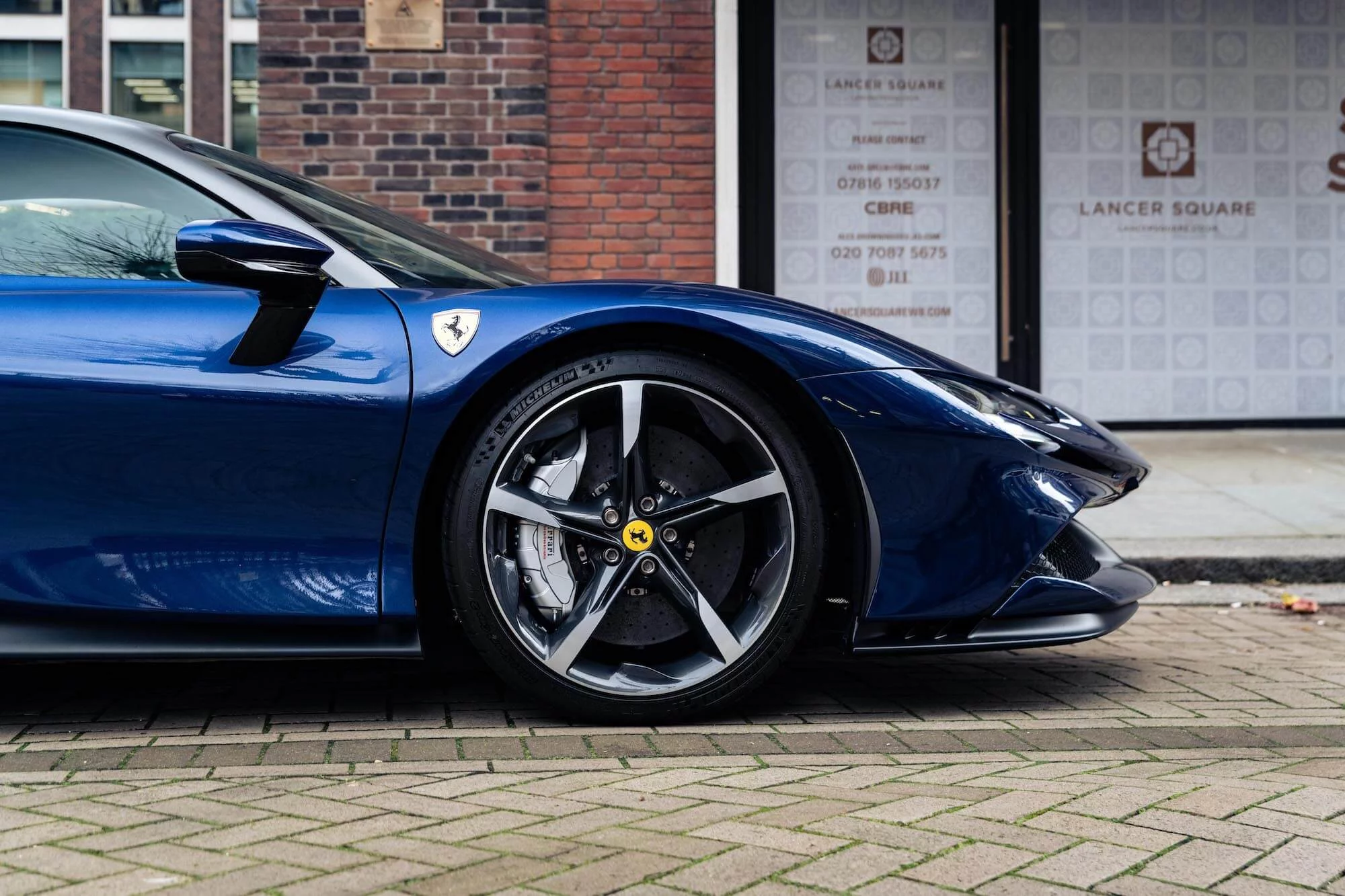 Blu Tour de France Ferrari SF90