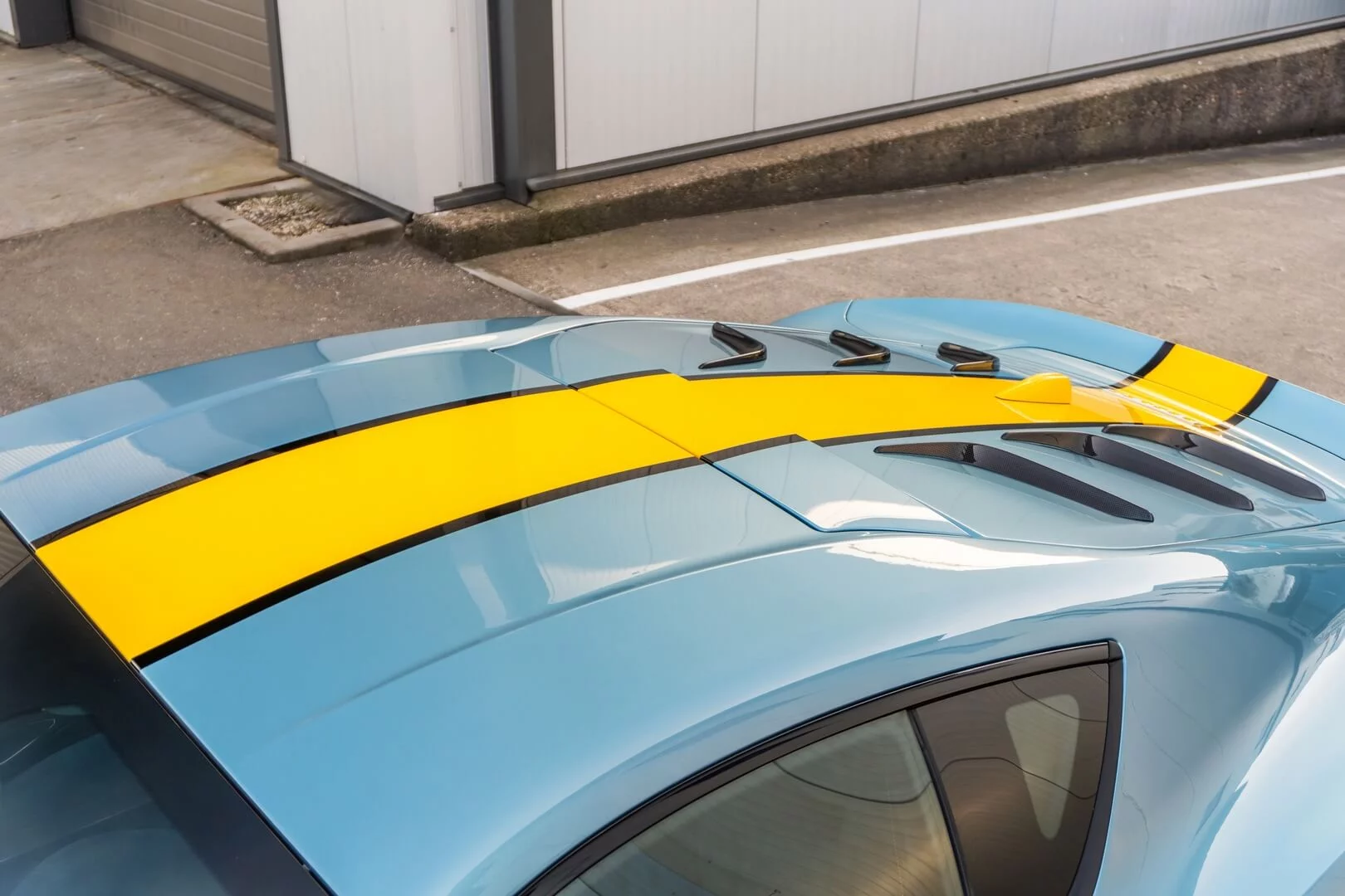 Azzurro Metallizzato Ferrari 812