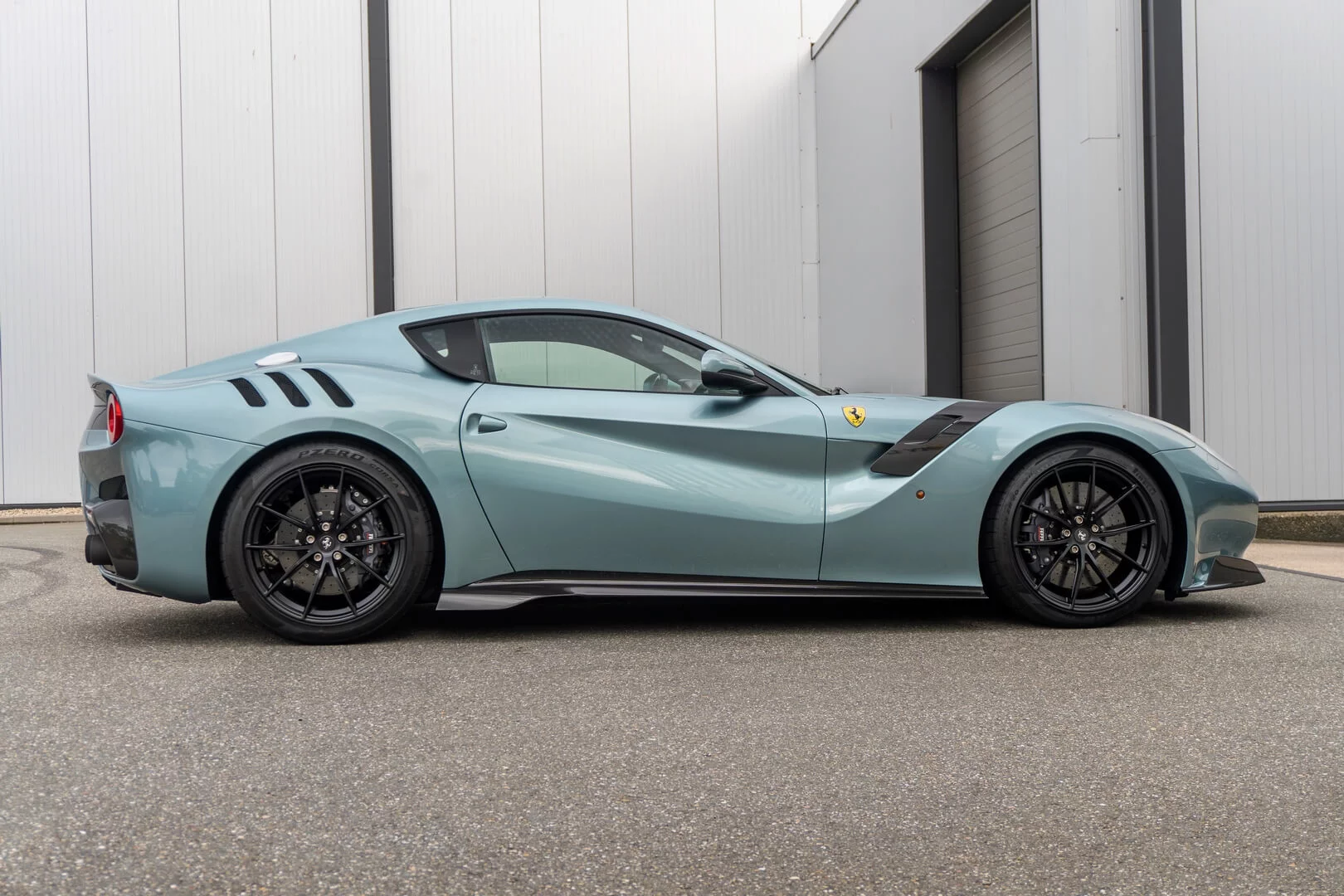 Celeste Ferrari F12