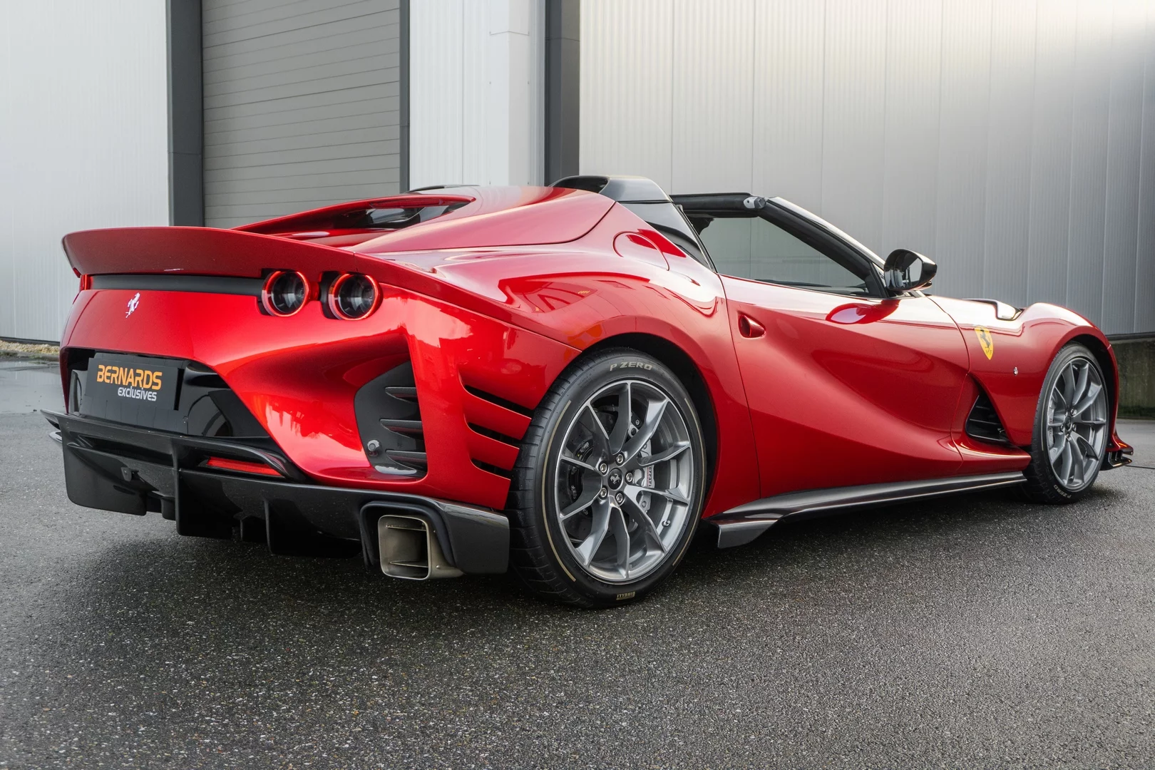 Rosso Magma Ferrari 812