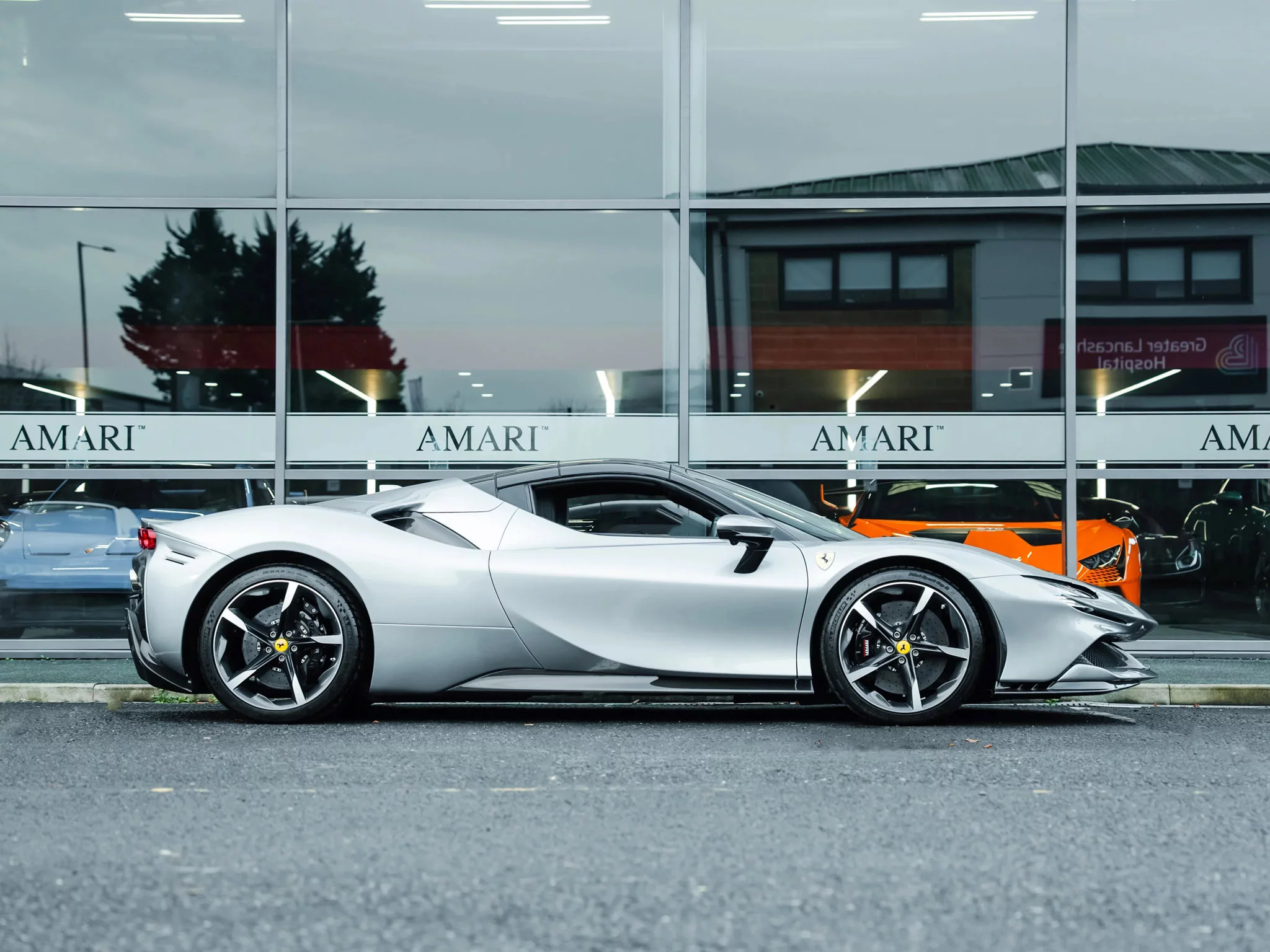 Grigio Titanio Ferrari SF90