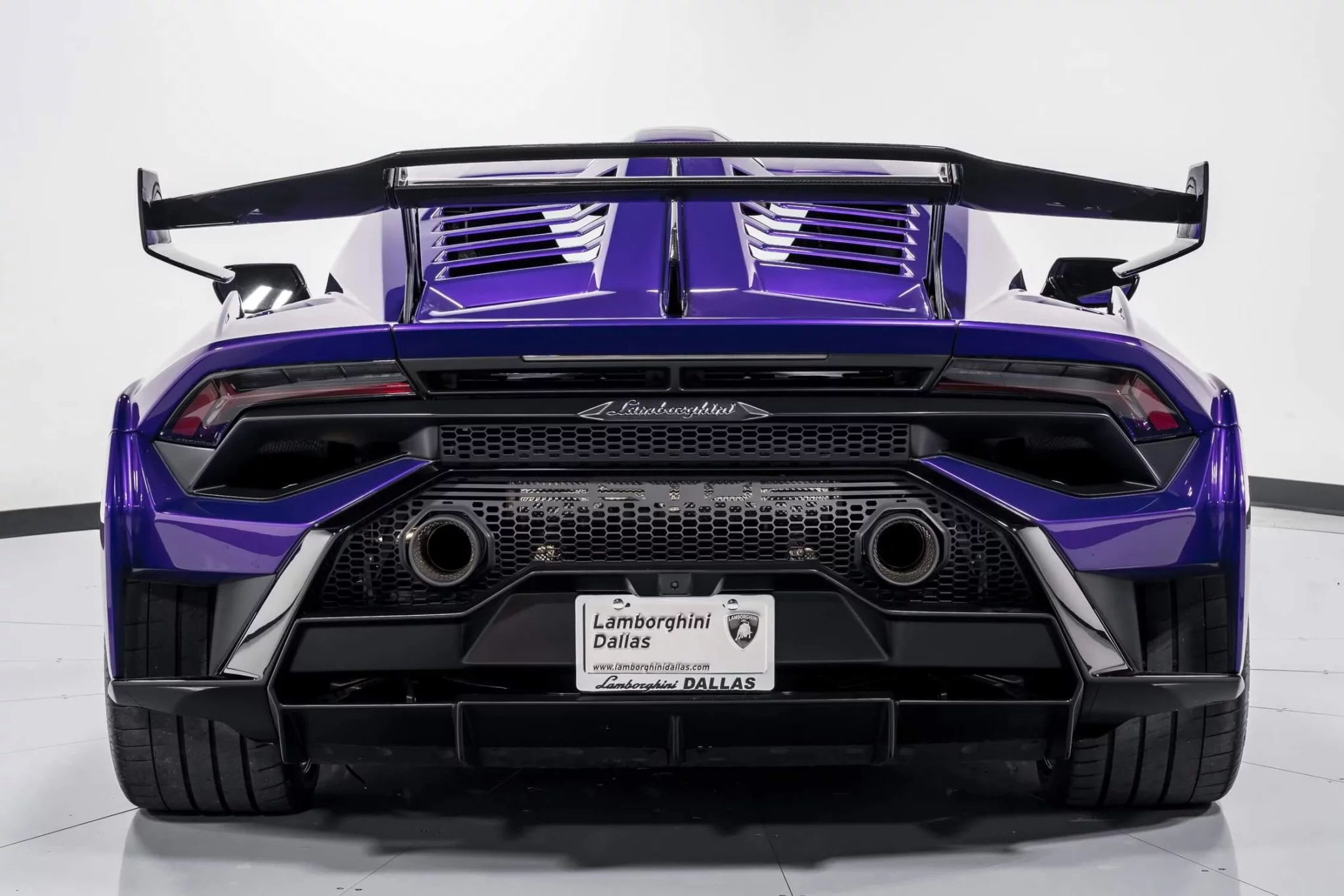 Viola Pasifae Lamborghini Huracán