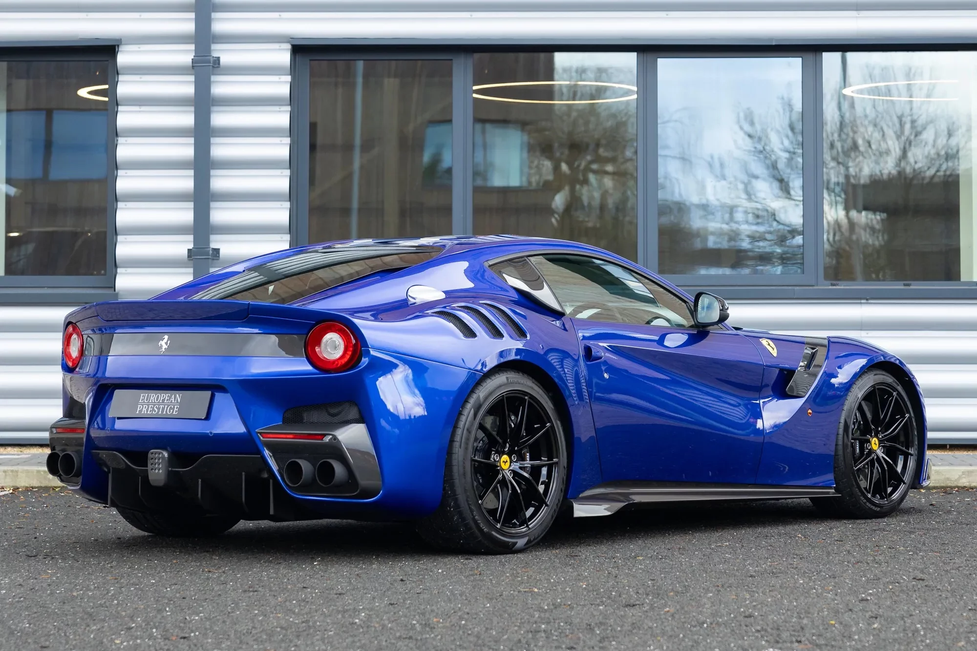 Blu Elettrico Ferrari F12